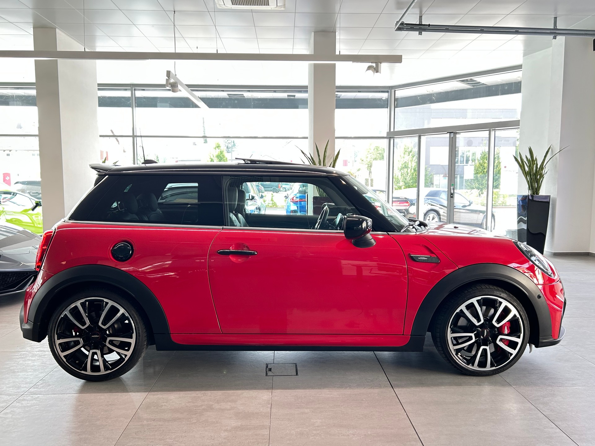 MINI Cooper John Cooper Works Steptronic-image-3