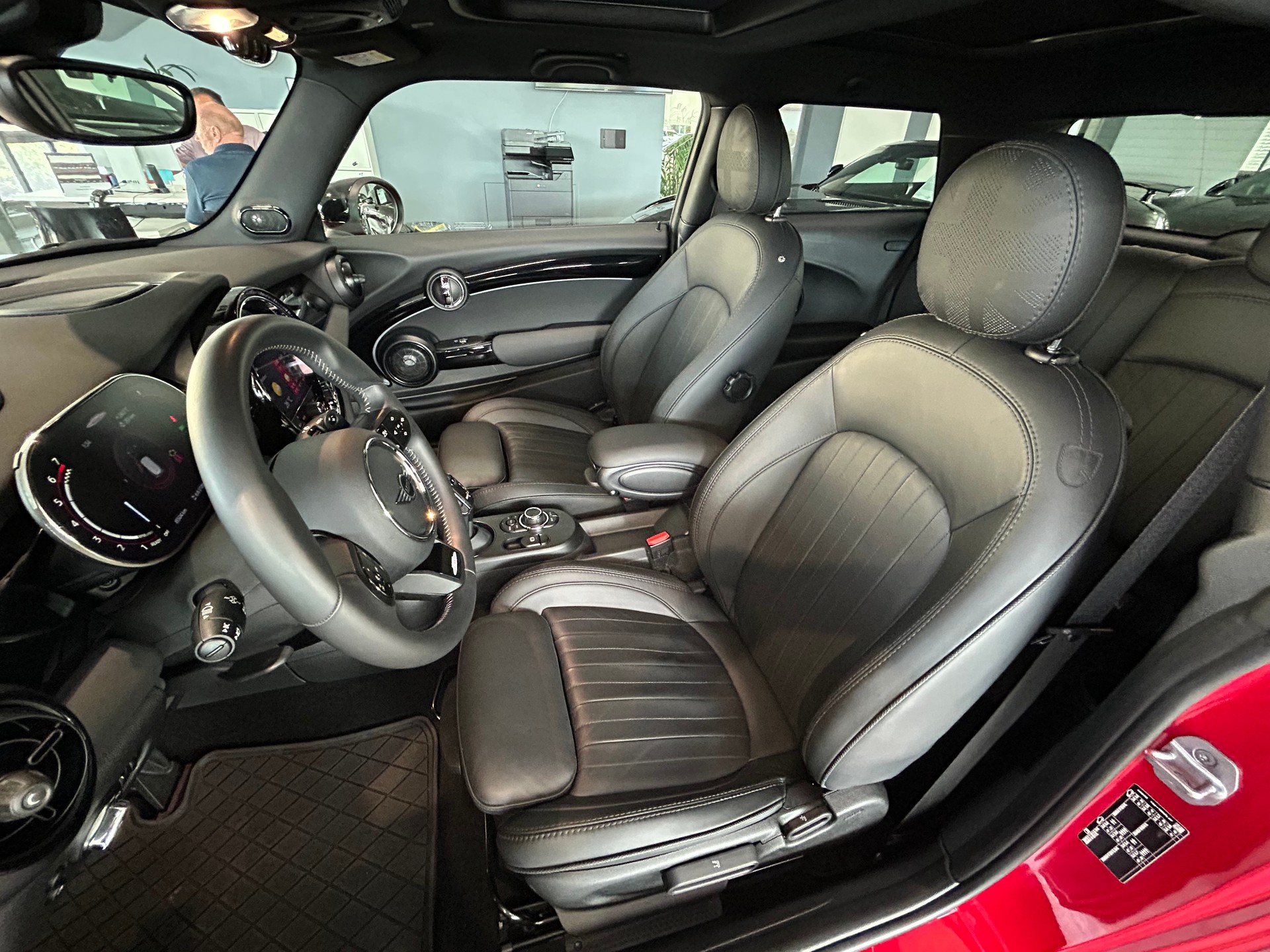 MINI Cooper John Cooper Works Steptronic-image-13