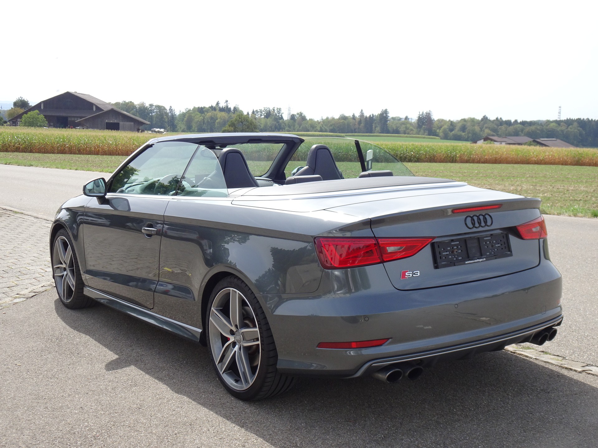 AUDI S3 Cabrio 2.0 TFSI quattro S-tronic-image-2