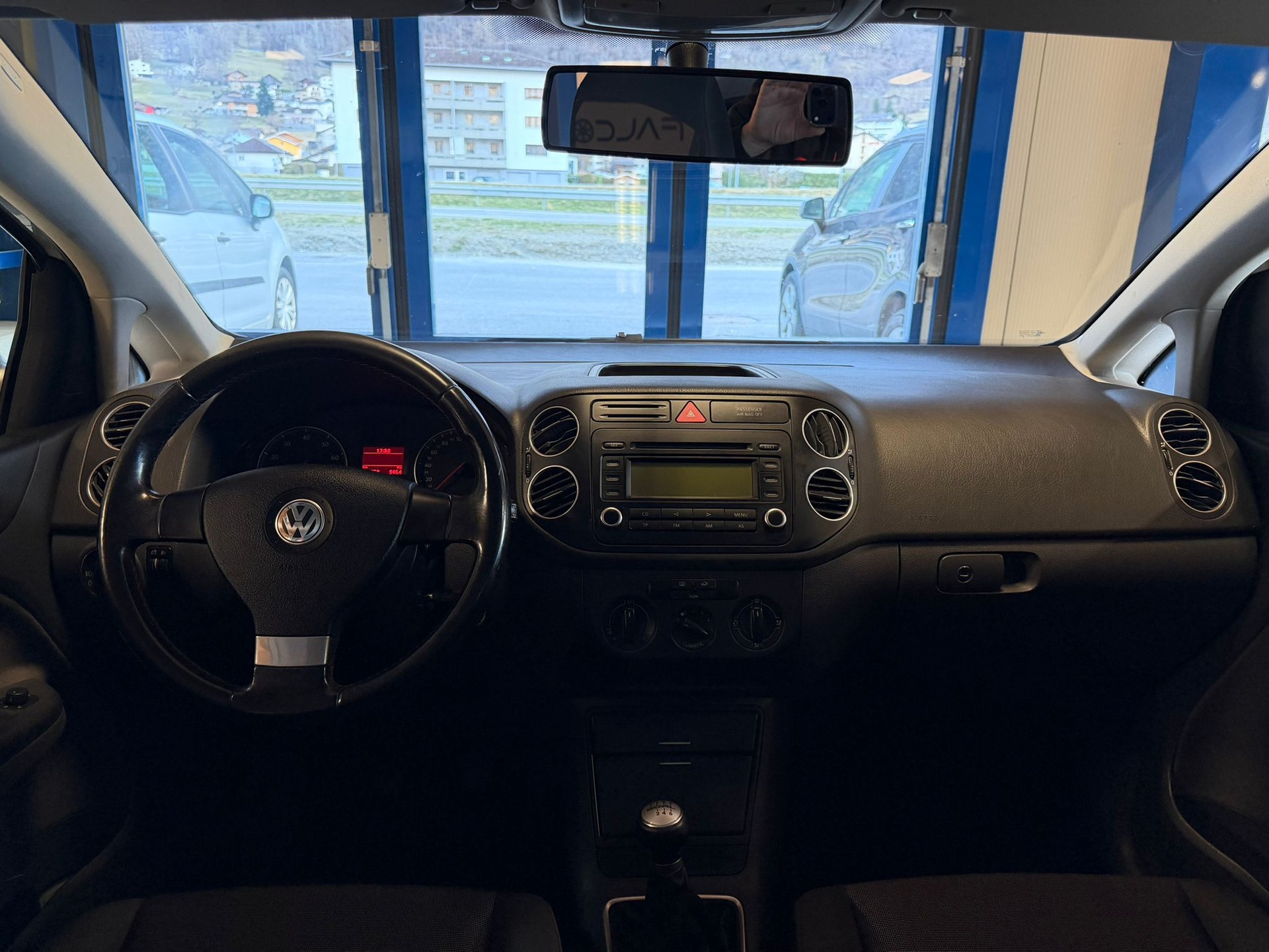 VW Golf Plus 1.6 FSI Goal-image-9
