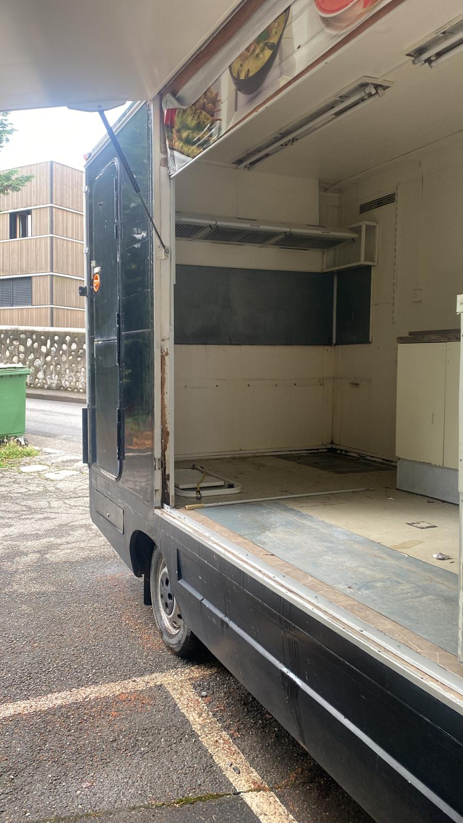 PEUGEOT Food Truck 2.5D-image-1