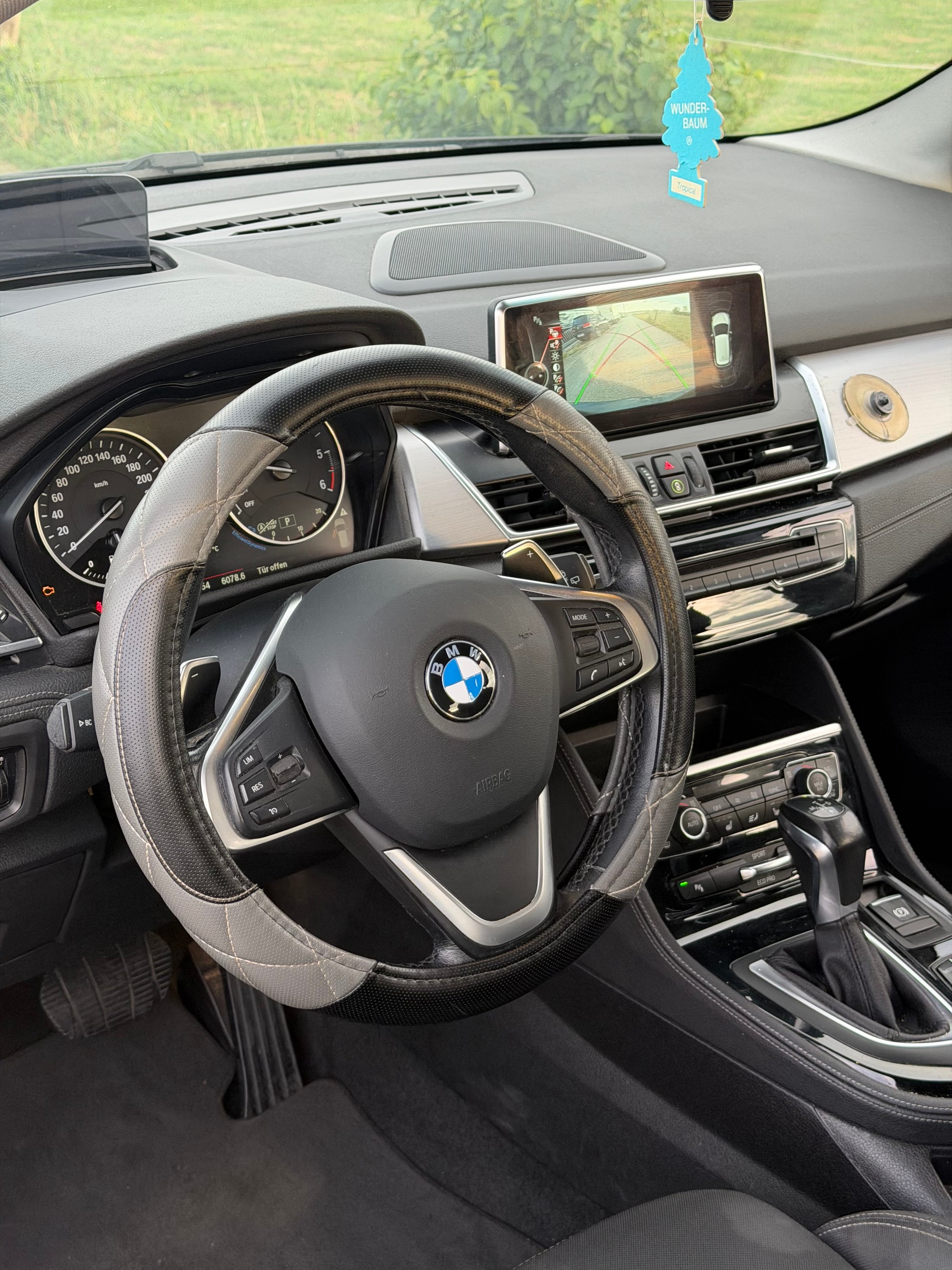 BMW 218d Active Tourer Luxury Line Steptronic-image-9