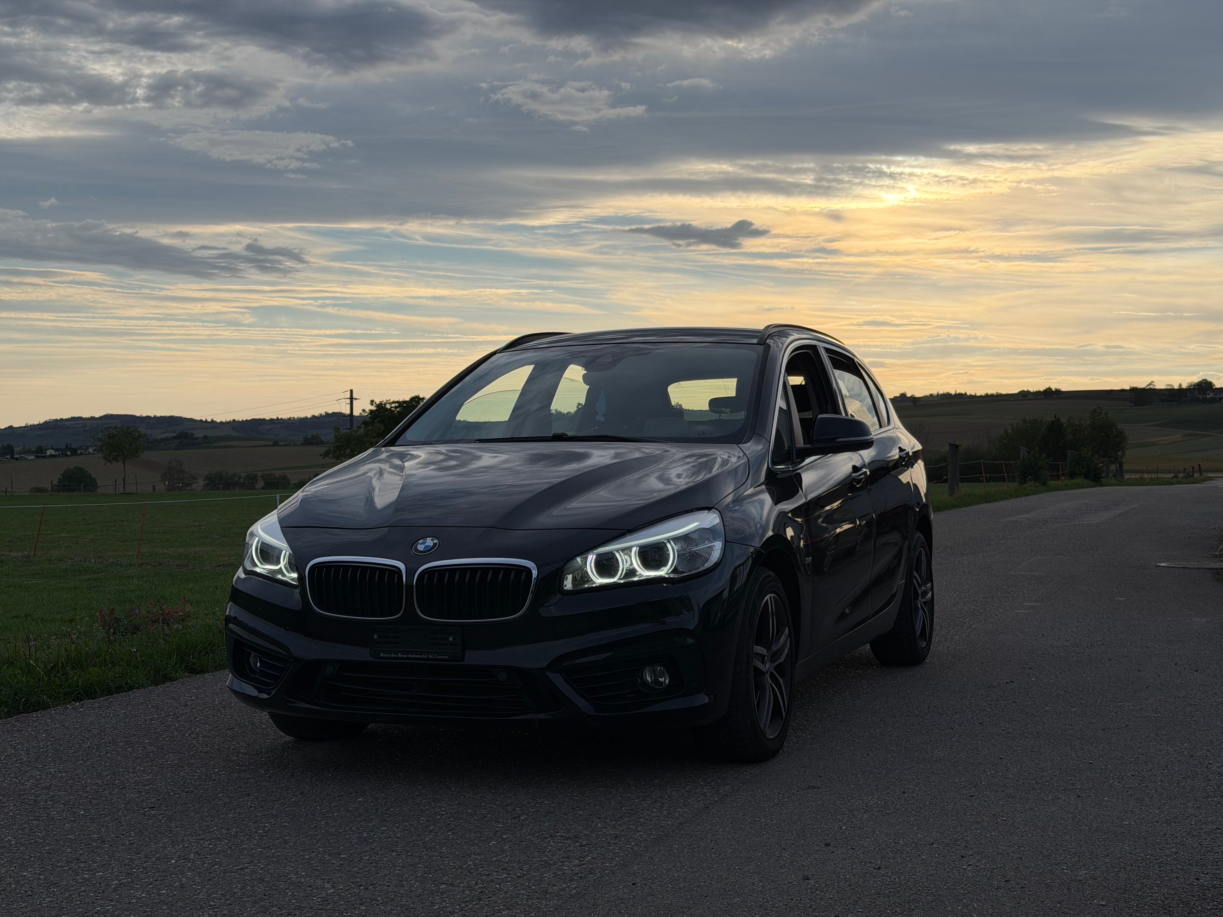 BMW 218d Active Tourer Luxury Line Steptronic — slika 1