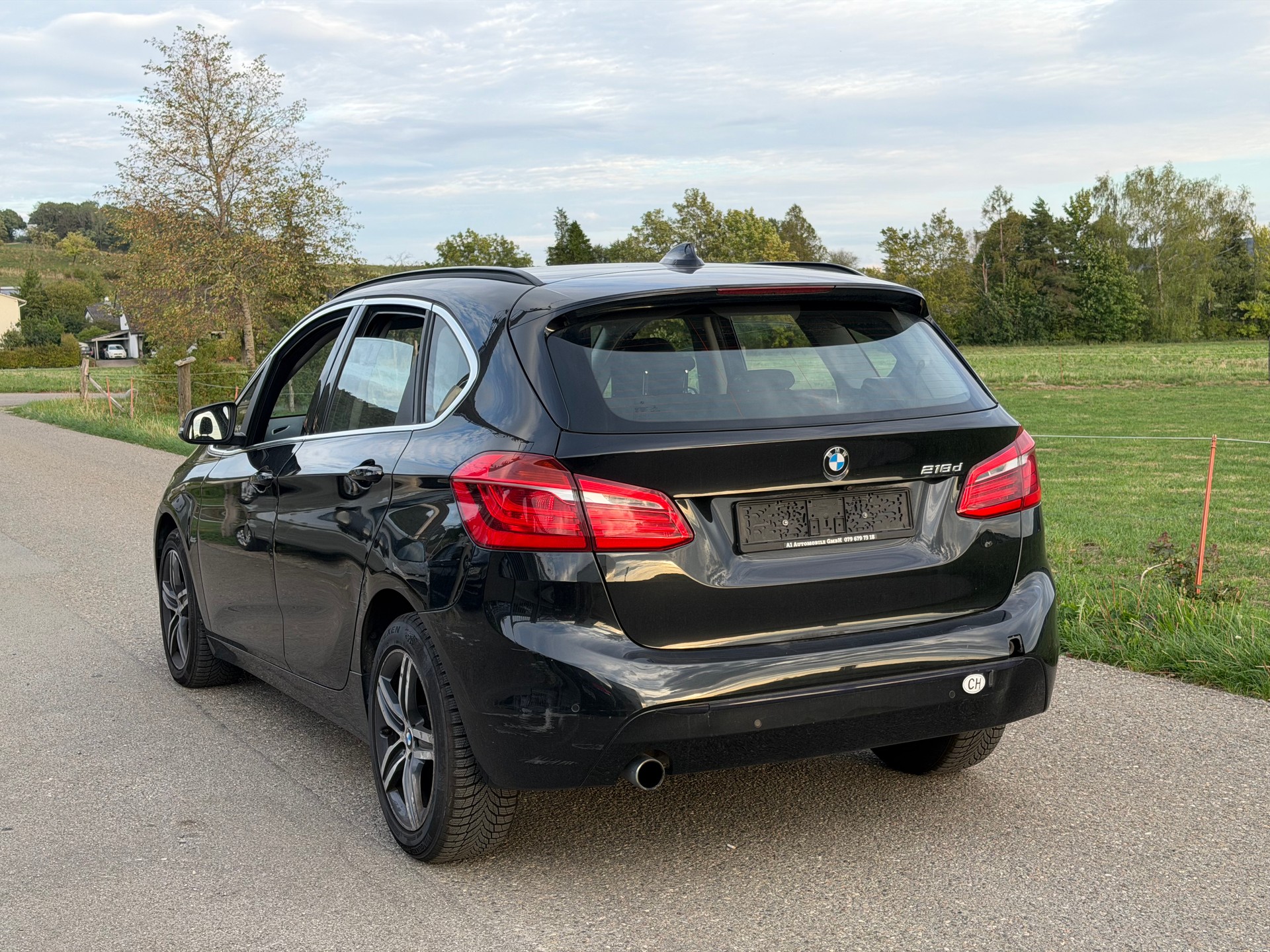 BMW 218d Active Tourer Luxury Line Steptronic-image-4