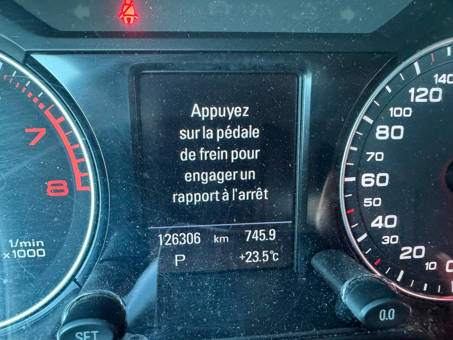AUDI Q5 2.0 TFSI quattro S-tronic-image-9