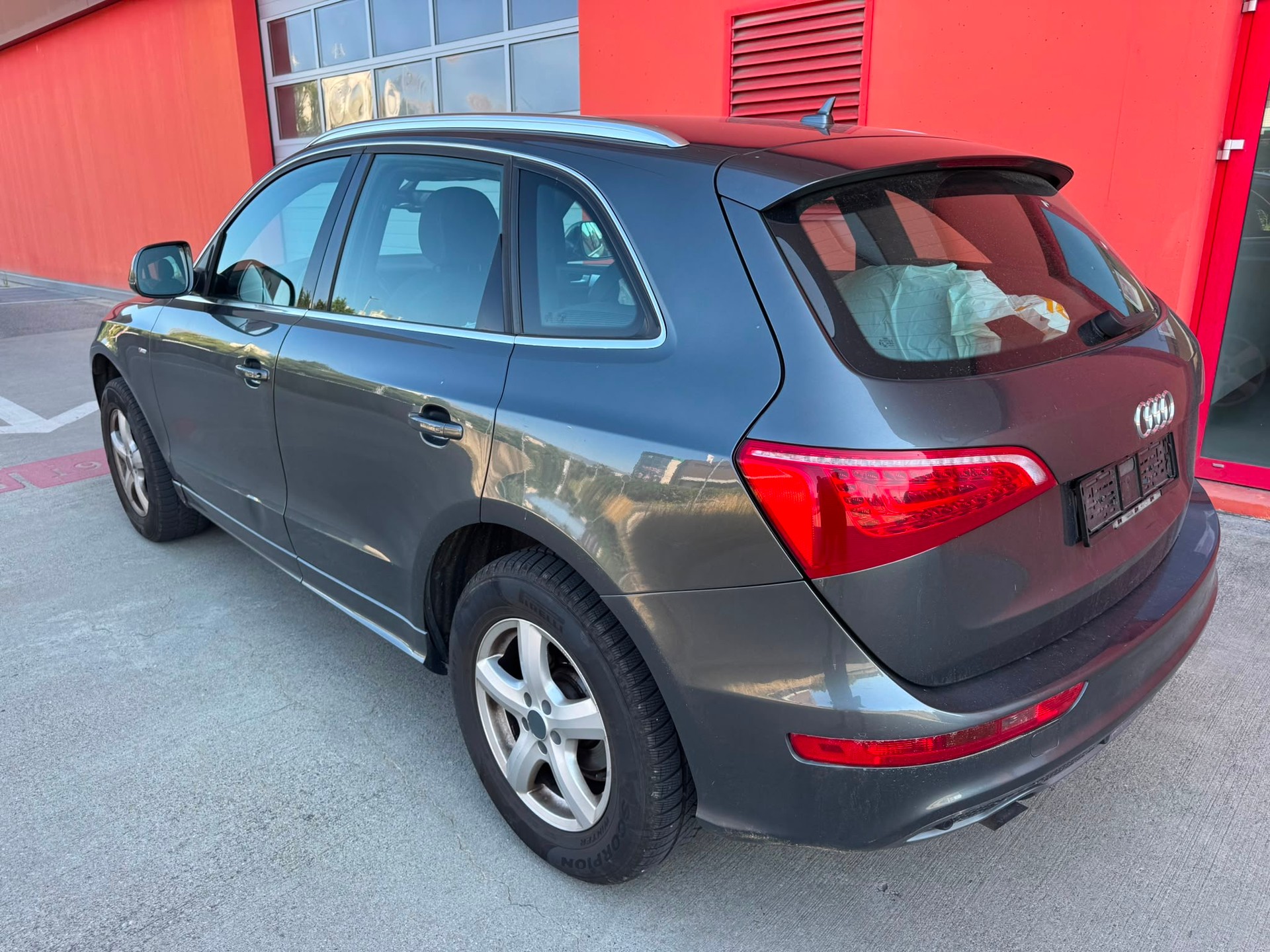 AUDI Q5 2.0 TFSI quattro S-tronic-image-3