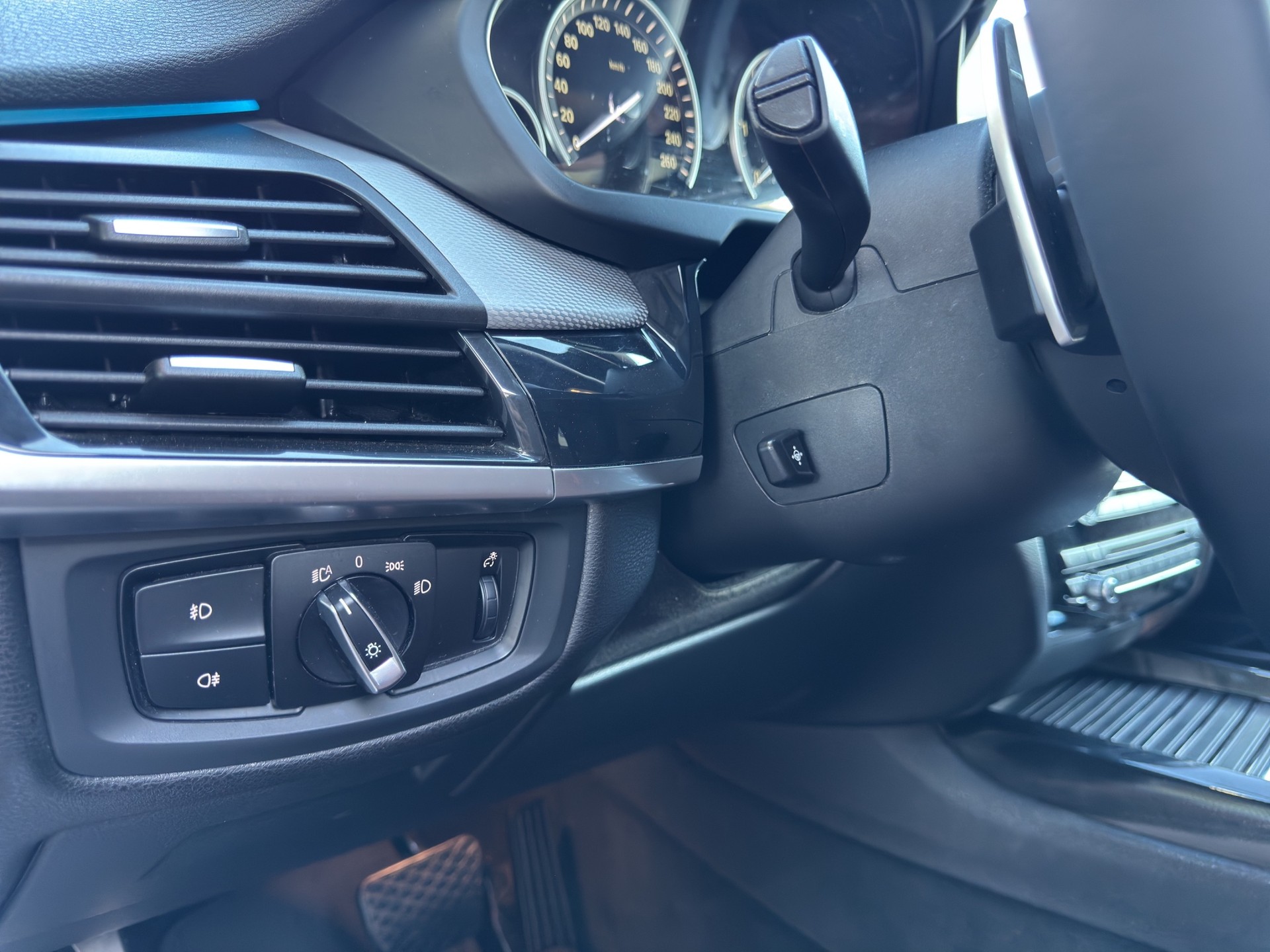 BMW X5 xDrive M50d Steptronic-image-26