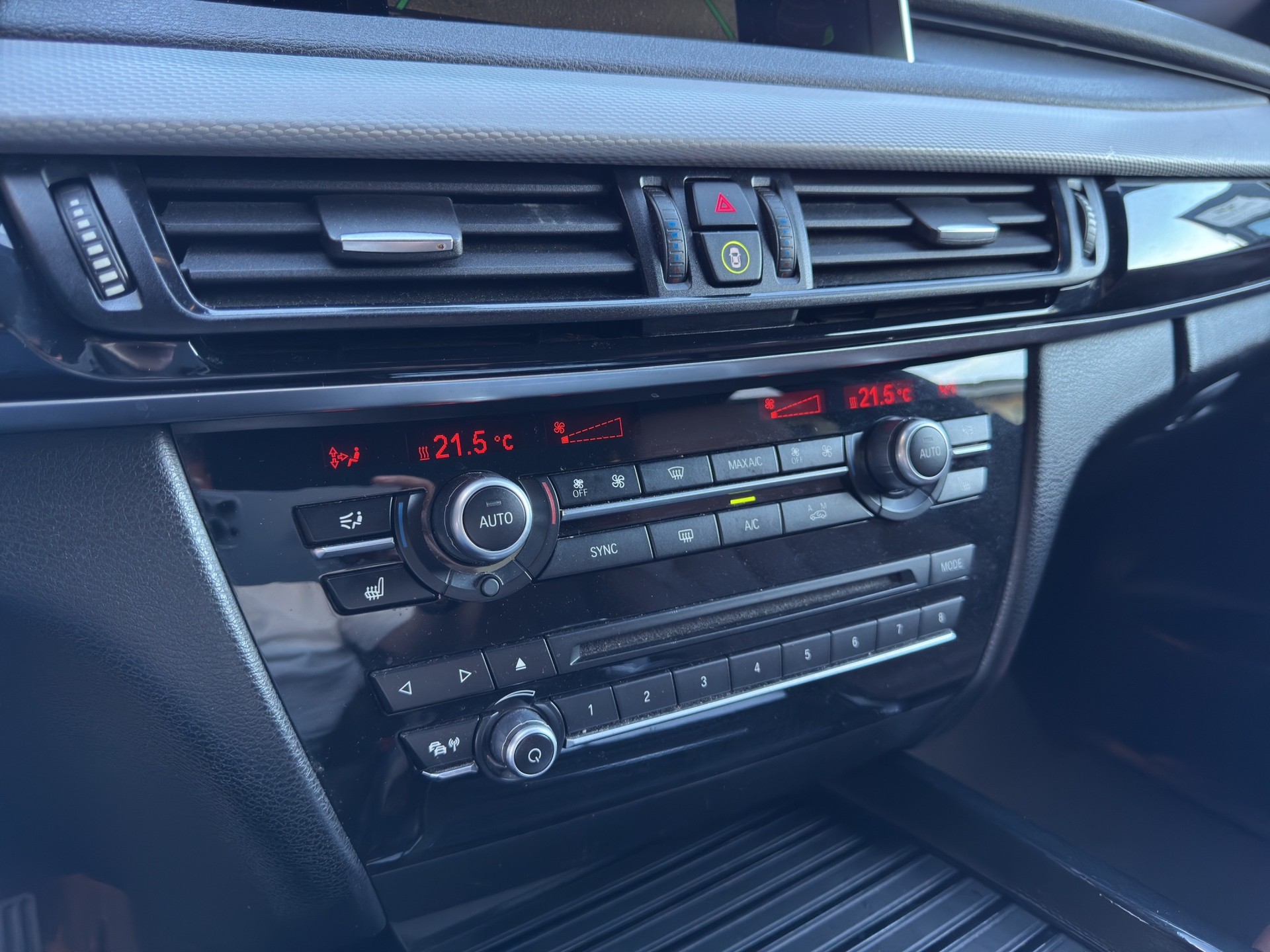 BMW X5 xDrive M50d Steptronic-image-15