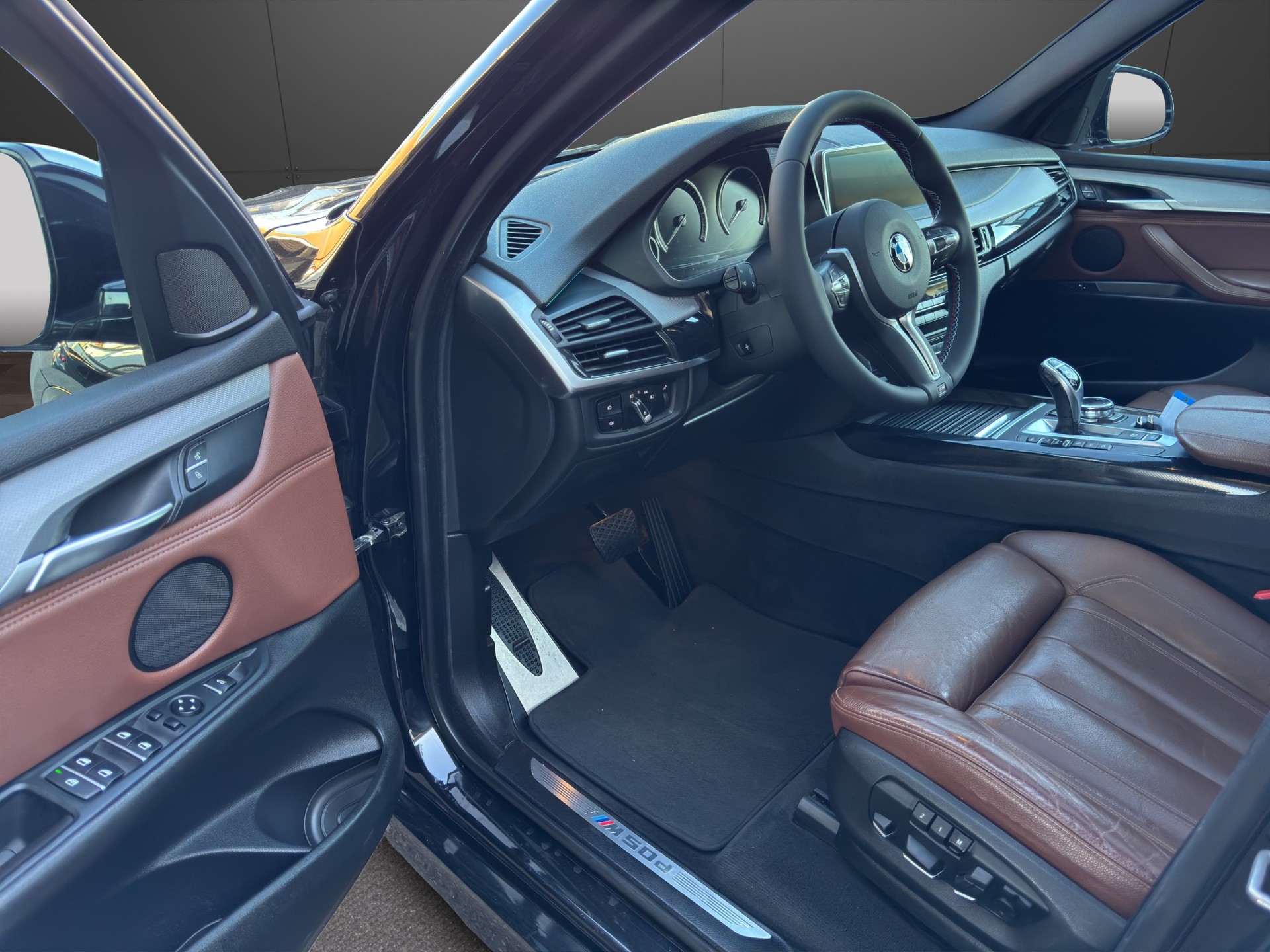 BMW X5 xDrive M50d Steptronic-image-16