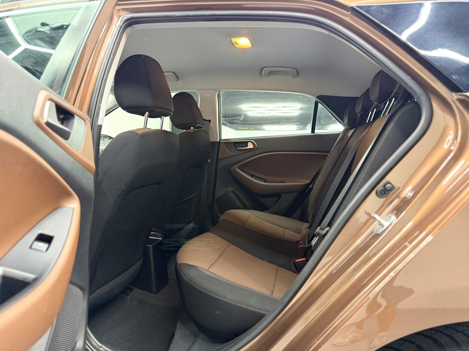HYUNDAI i20 1.4 Vertex Automatic-image-12