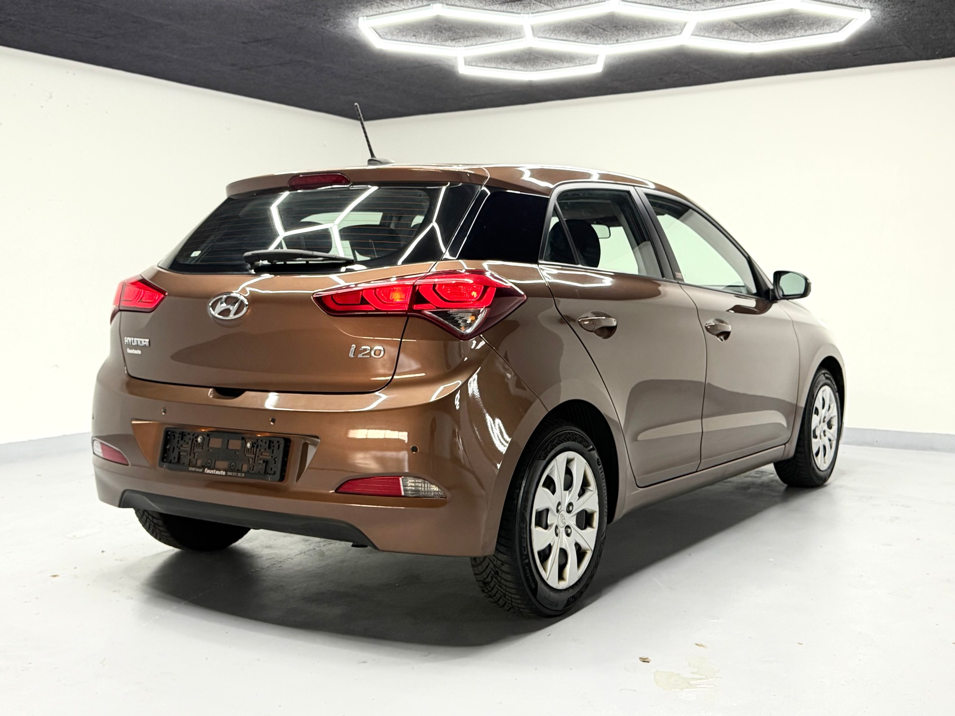 HYUNDAI i20 1.4 Vertex Automatic-image-4