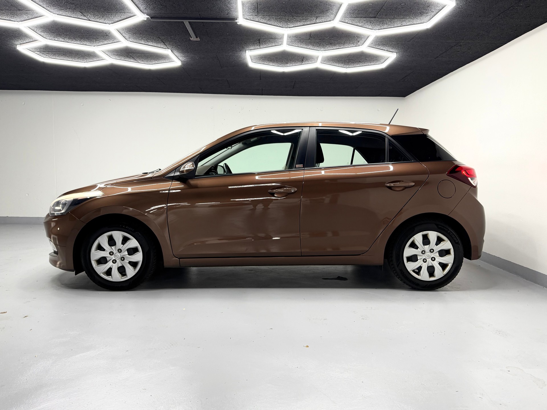 HYUNDAI i20 1.4 Vertex Automatic-image-7