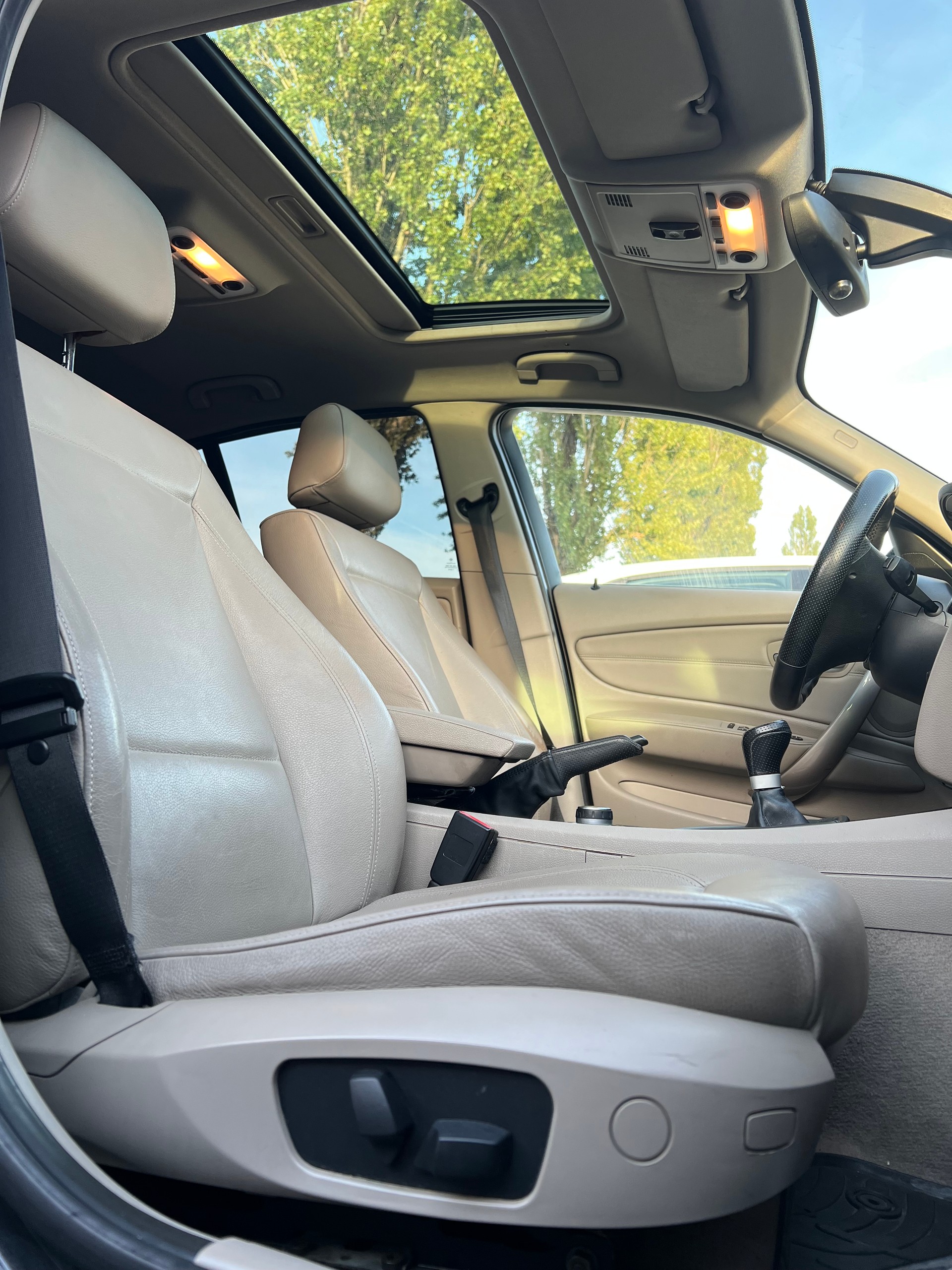 BMW 123d-image-9