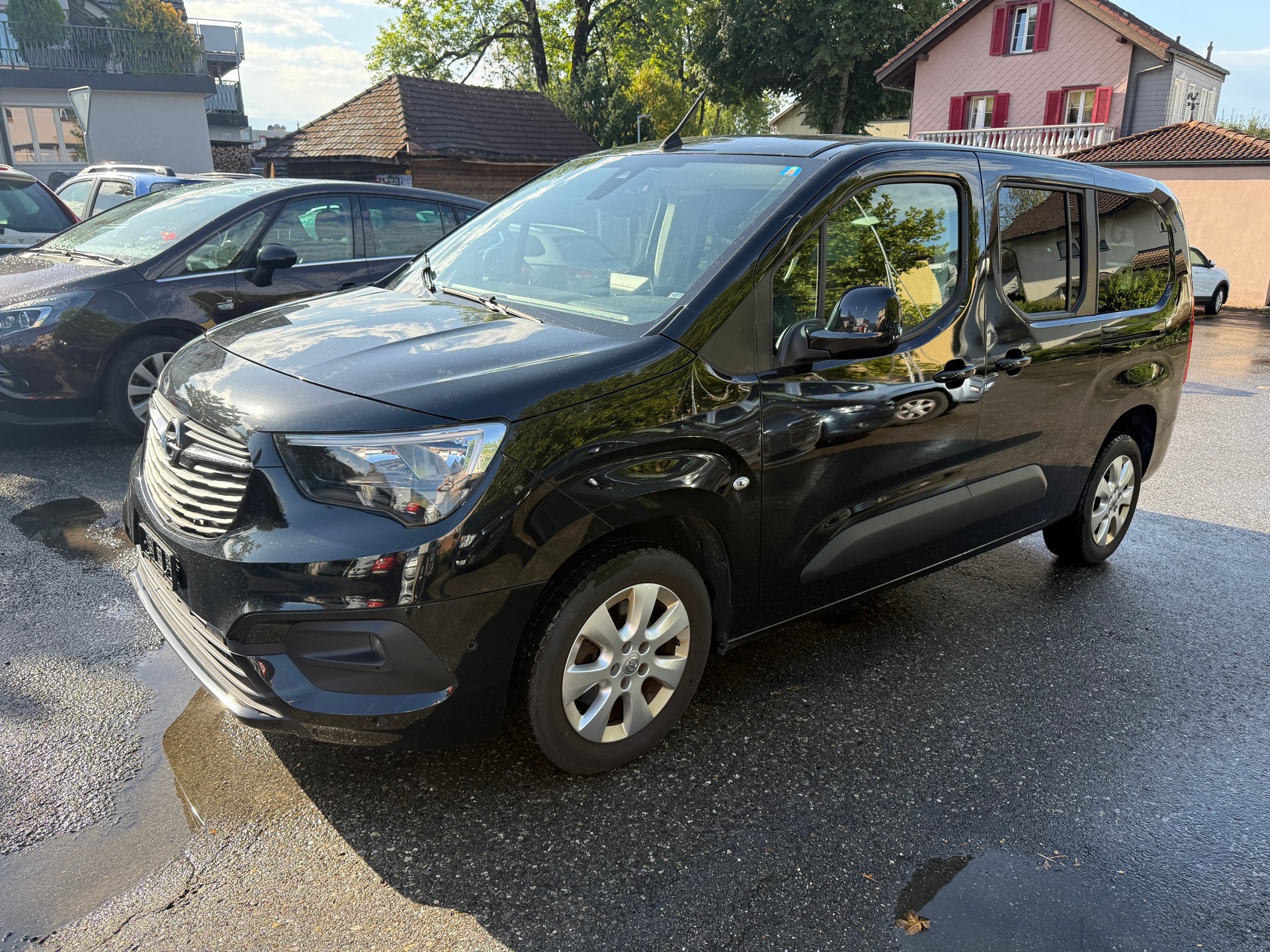OPEL Combo Life XL 1.2 7 Plätze Elegance-image-0