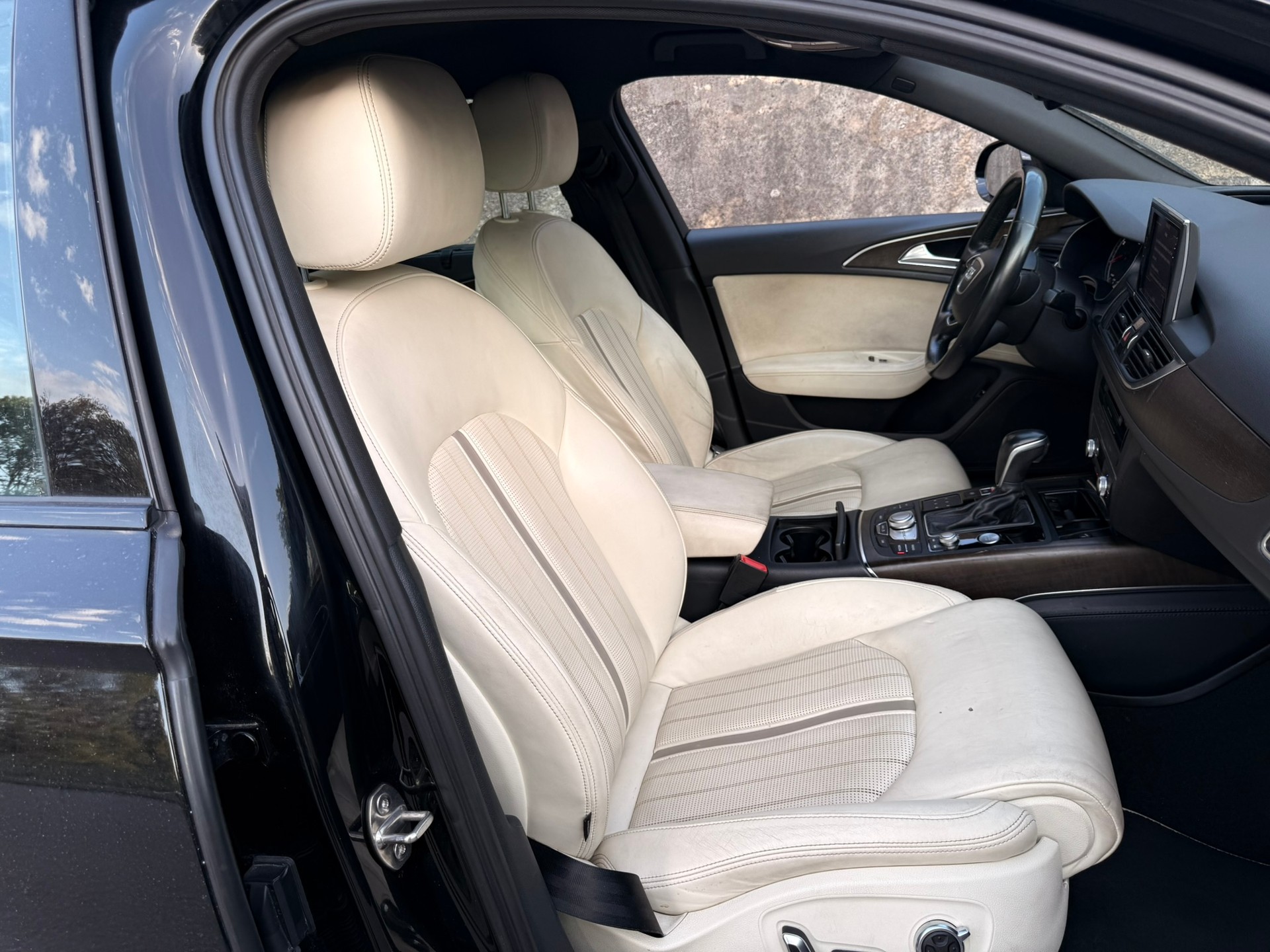 AUDI A6 Avant 2.0 TDI Attraction S-tronic-image-13
