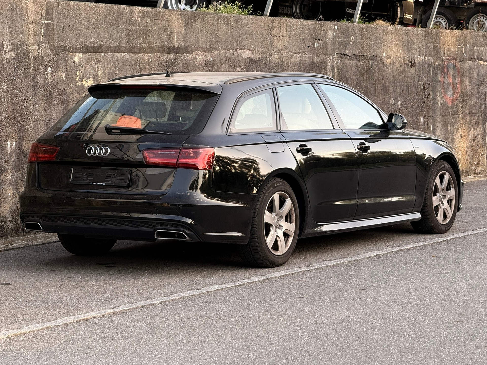 AUDI A6 Avant 2.0 TDI Attraction S-tronic-image-5