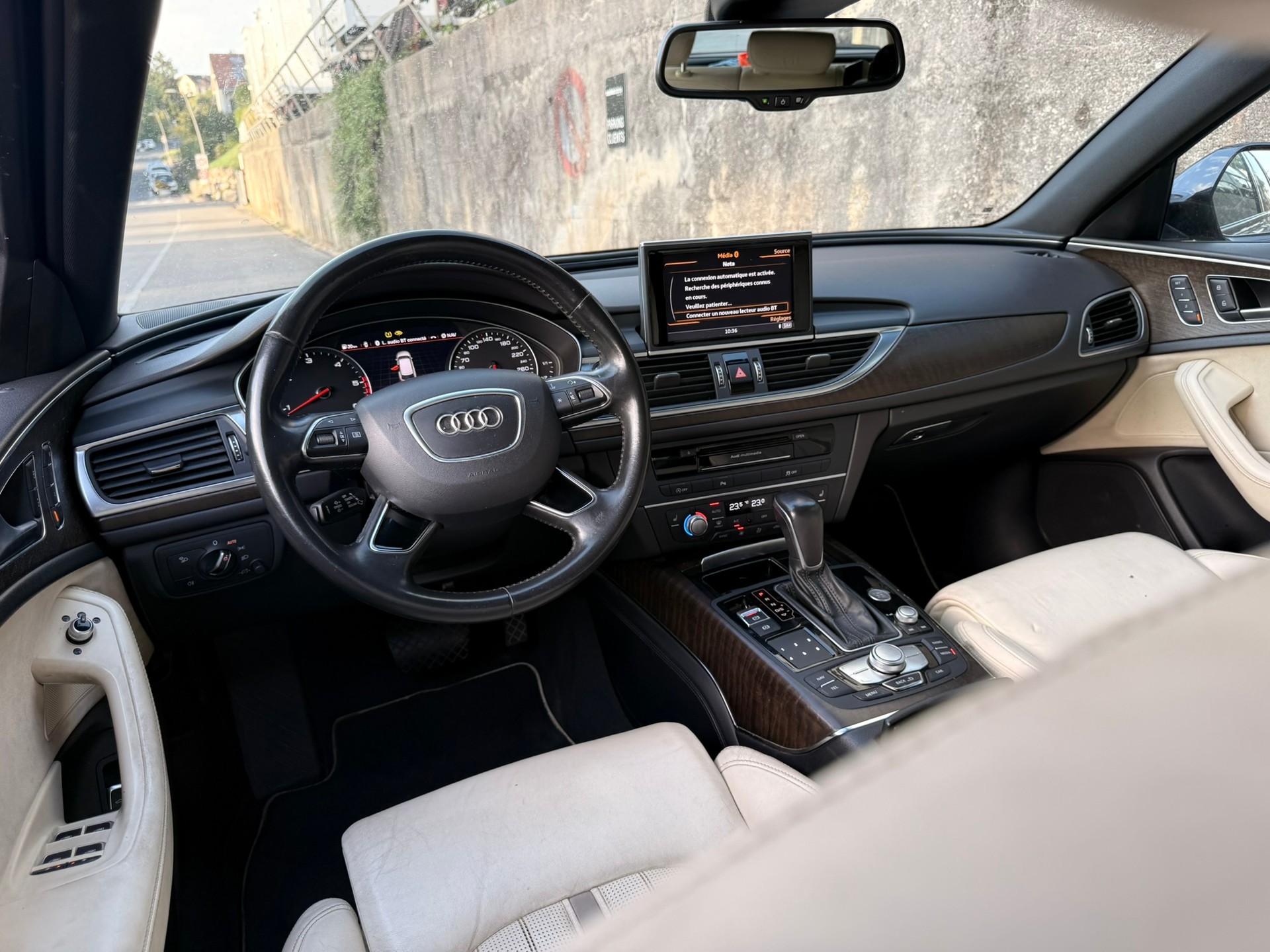AUDI A6 Avant 2.0 TDI Attraction S-tronic-image-9