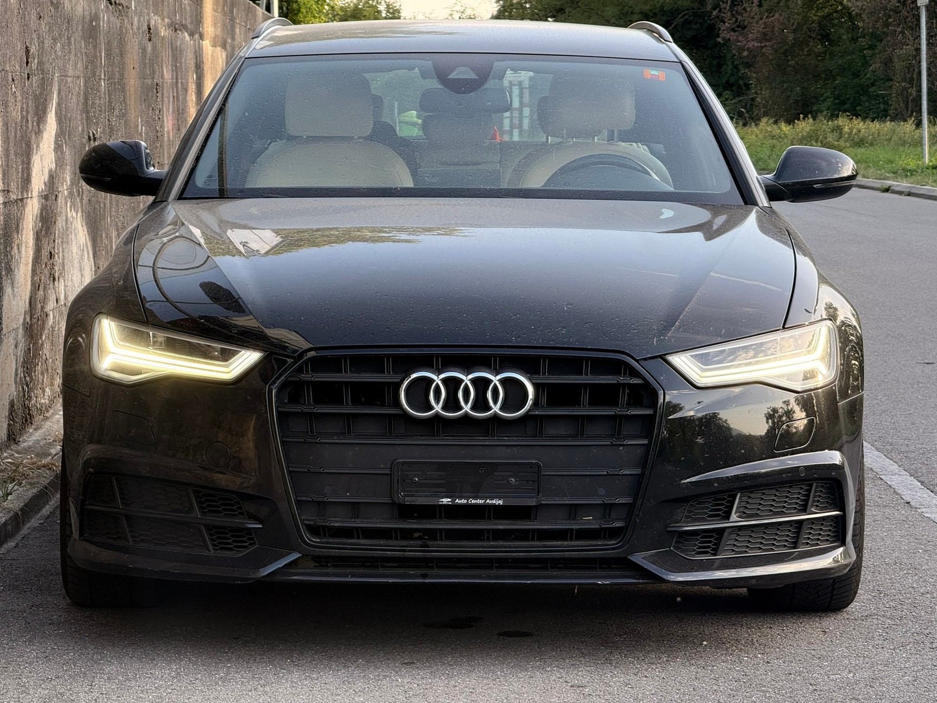 AUDI A6 Avant 2.0 TDI Attraction S-tronic-image-1