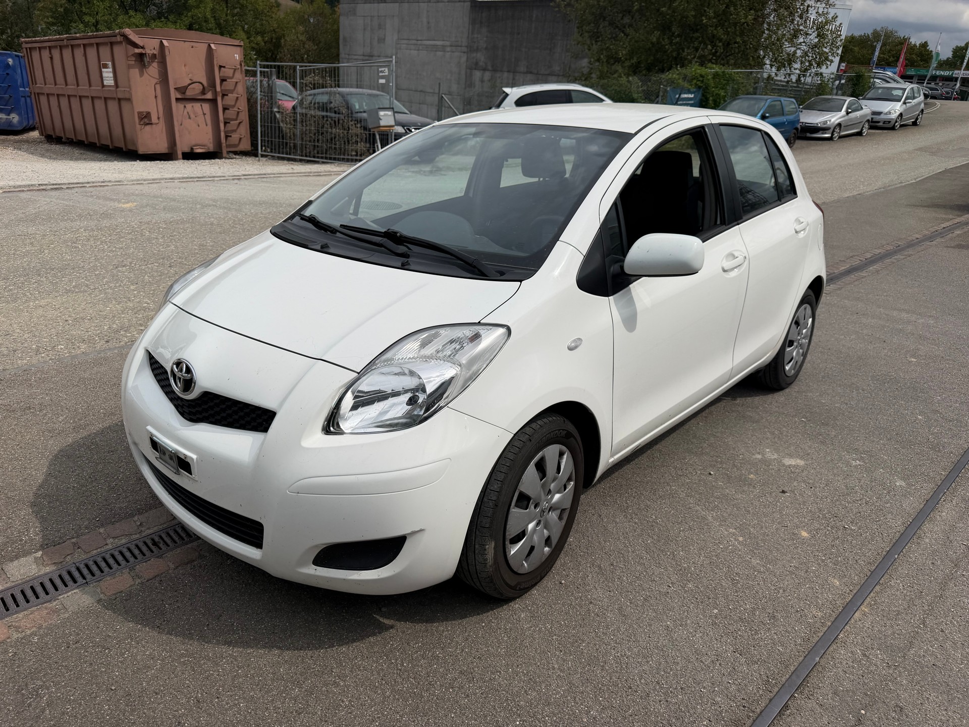 TOYOTA Yaris 1.33 Linea Sol-image-0