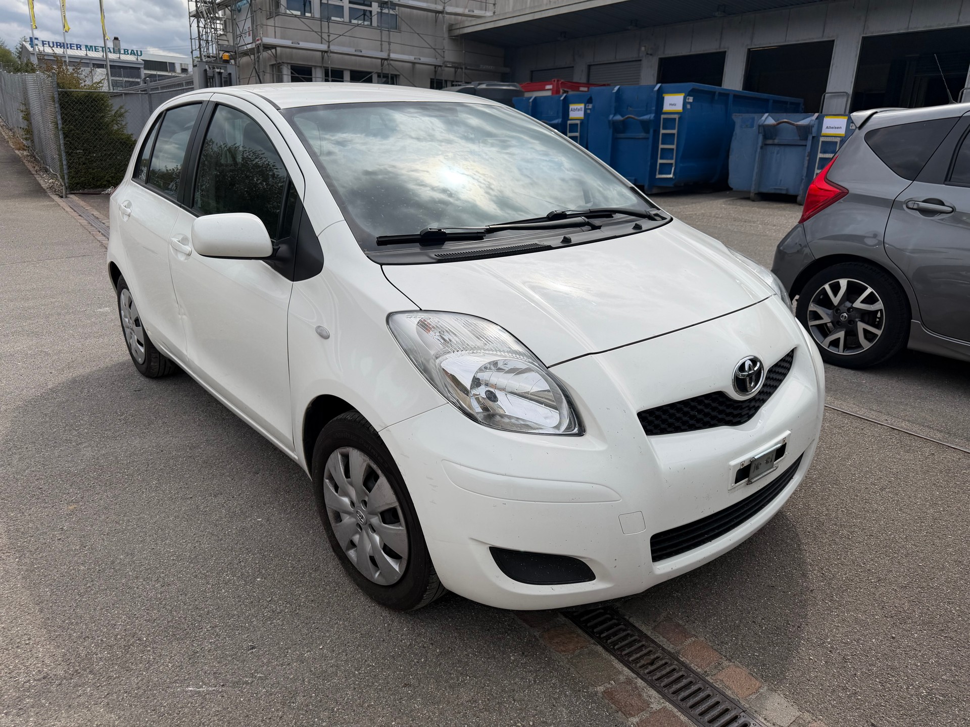 TOYOTA Yaris 1.33 Linea Sol-image-3