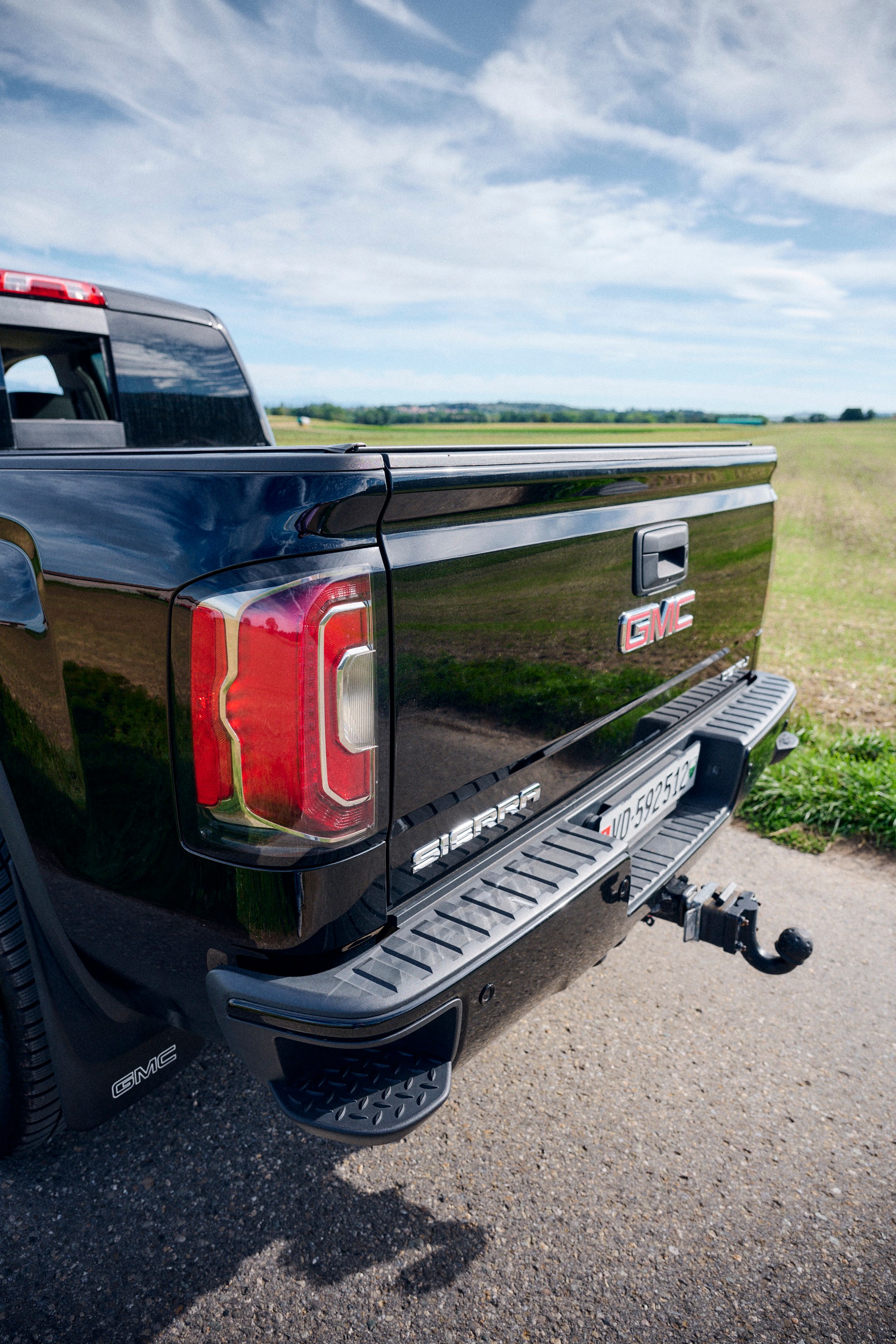GMC Sierra denali-image-15