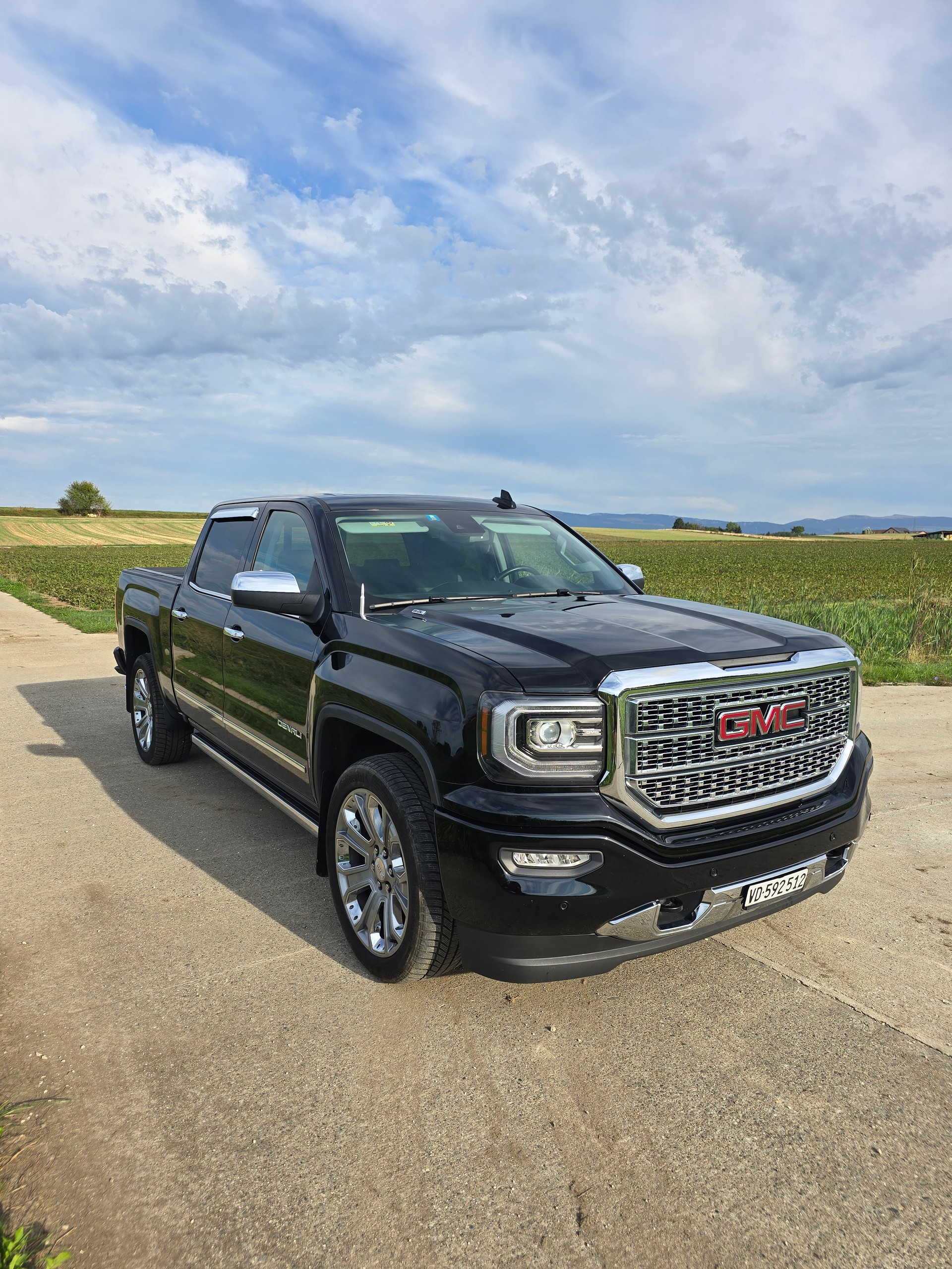 GMC Sierra denali-image-5