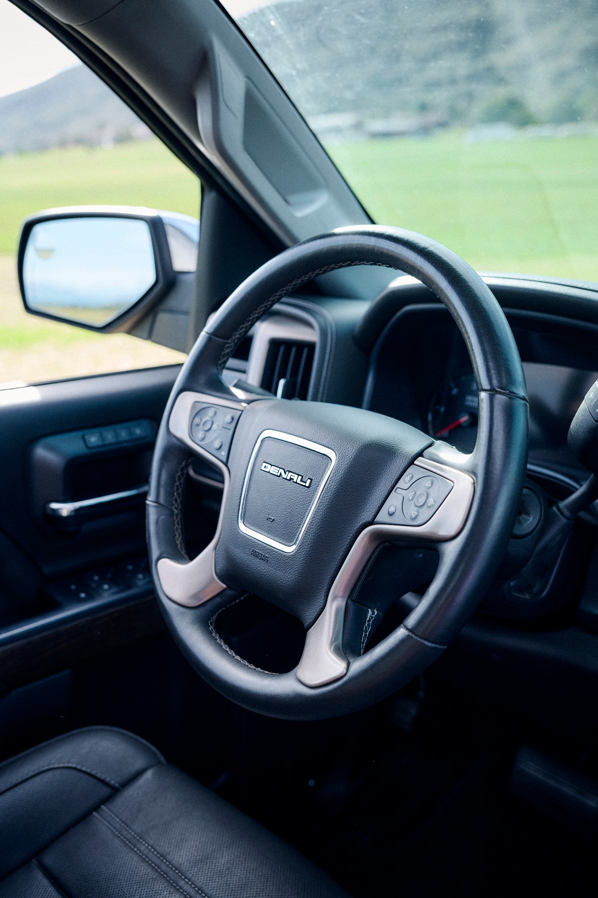 GMC Sierra denali-image-10