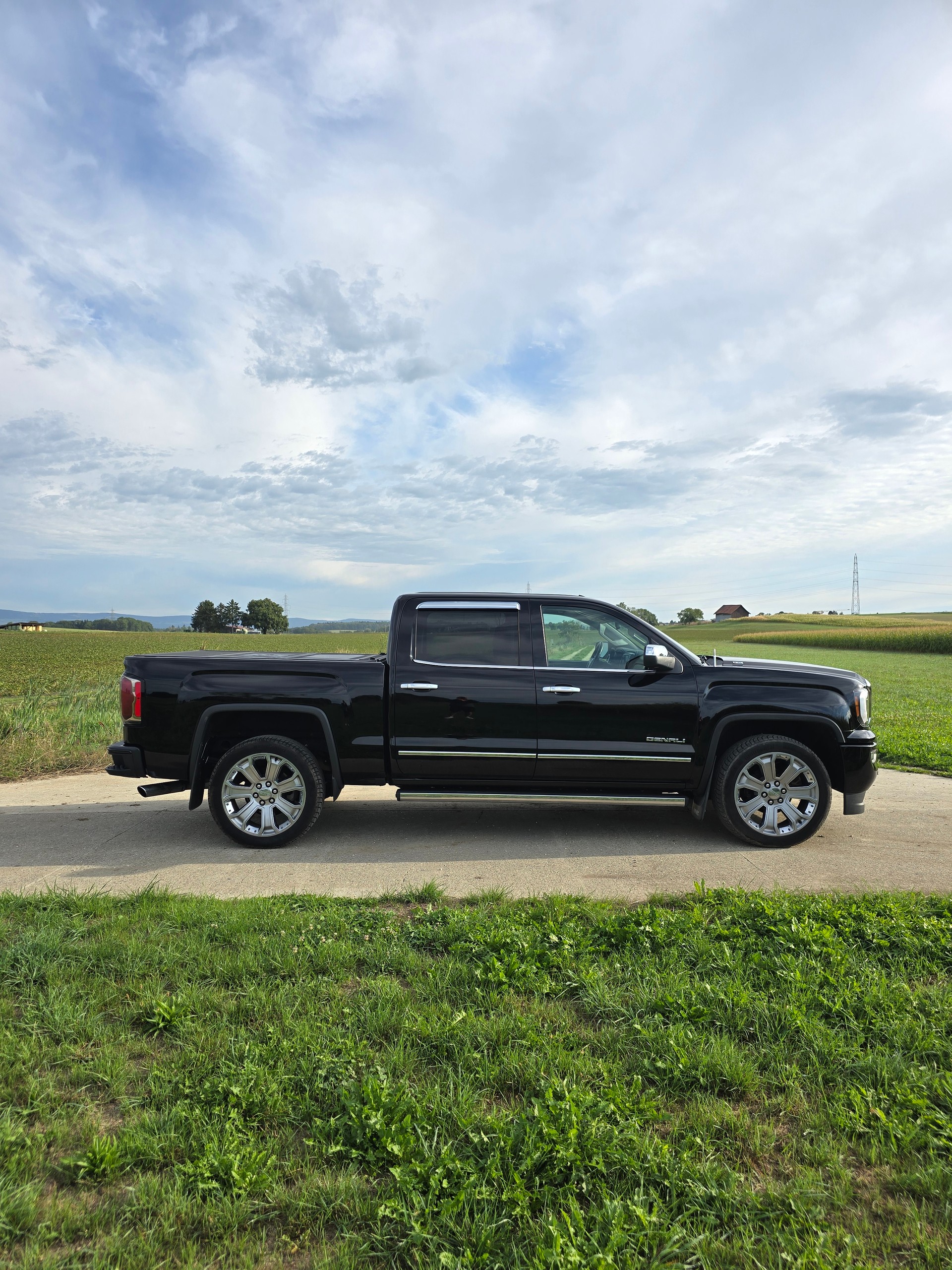 GMC Sierra denali-image-4