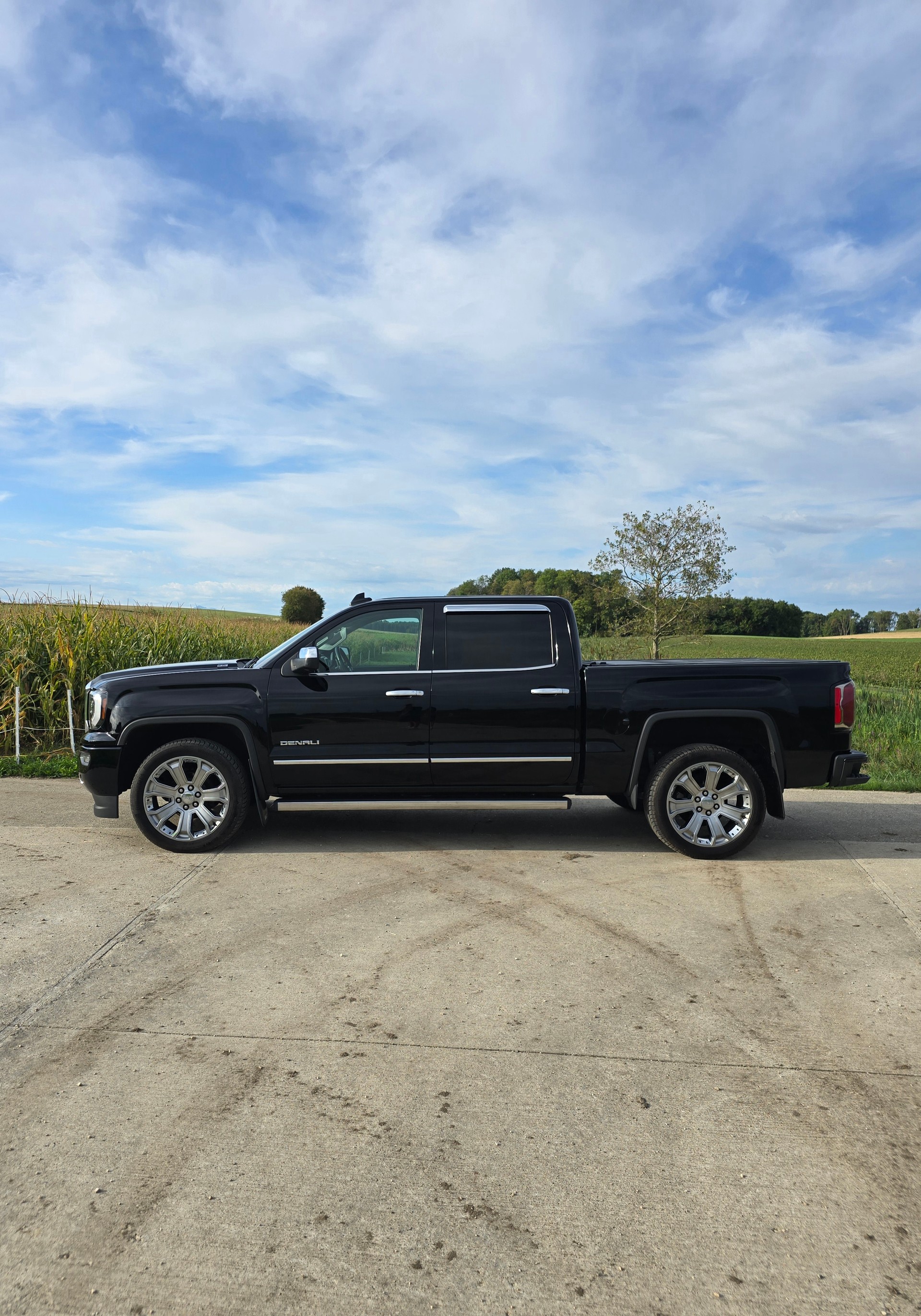 GMC Sierra denali-image-1