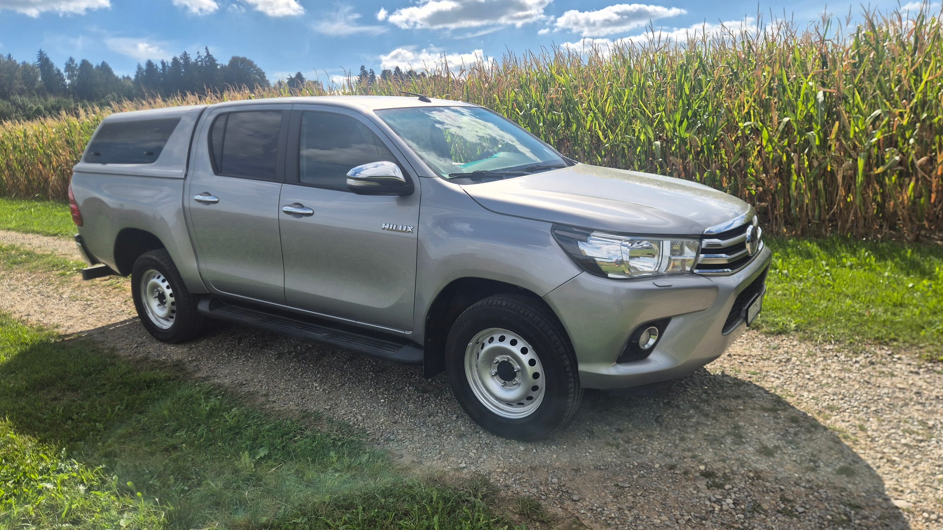 TOYOTA Hilux 2.4D-4D Sol Premium Double Cab 4x4-image-1