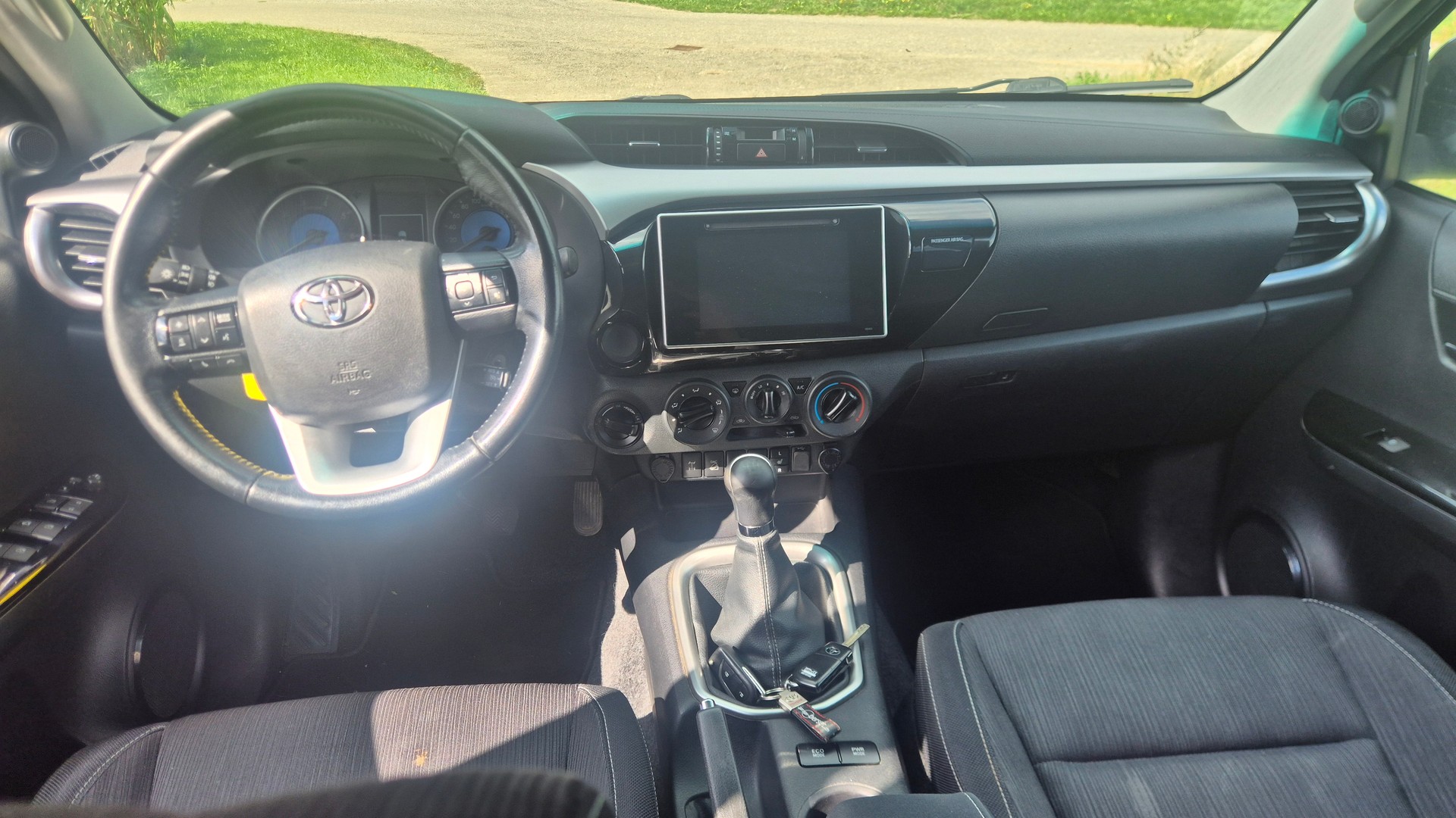 TOYOTA Hilux 2.4D-4D Sol Premium Double Cab 4x4-image-7