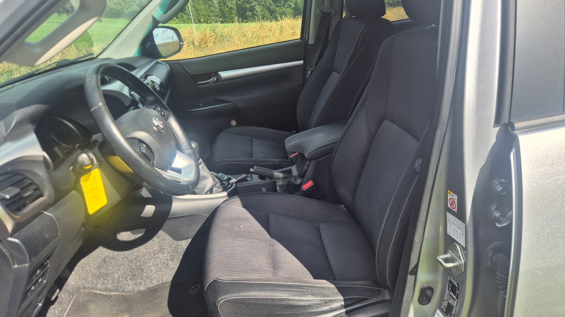 TOYOTA Hilux 2.4D-4D Sol Premium Double Cab 4x4-image-5