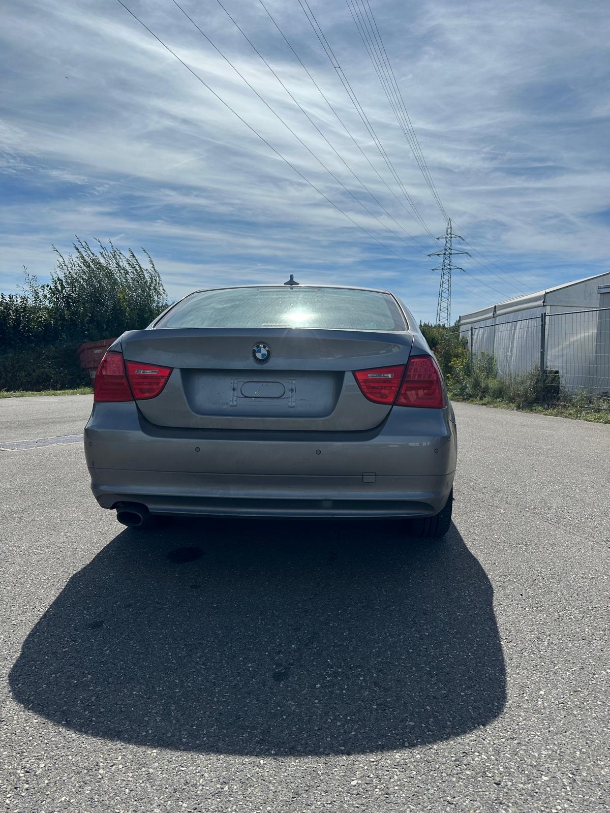 BMW 320d xDrive Steptronic-image-2