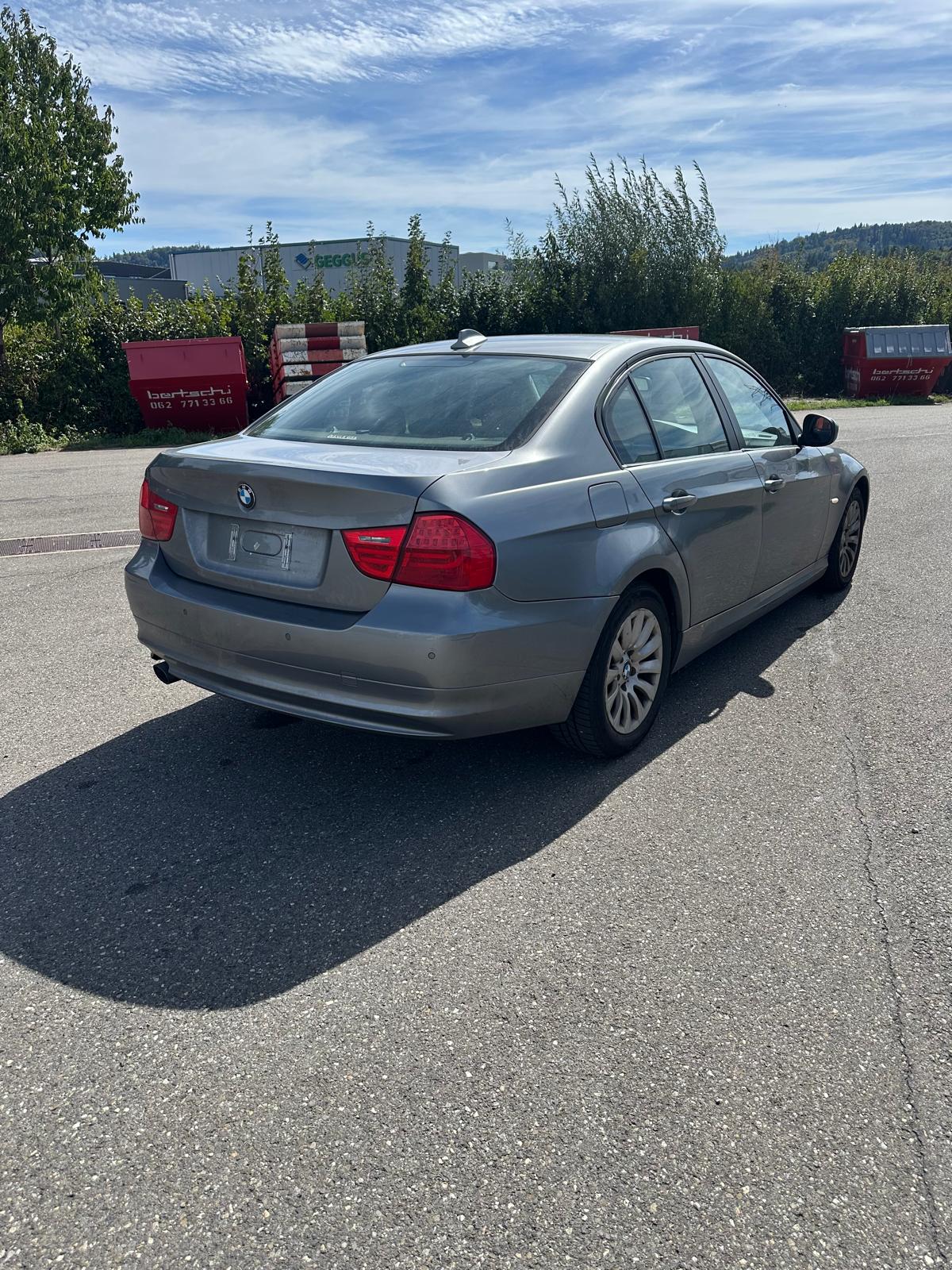 BMW 320d xDrive Steptronic-image-12