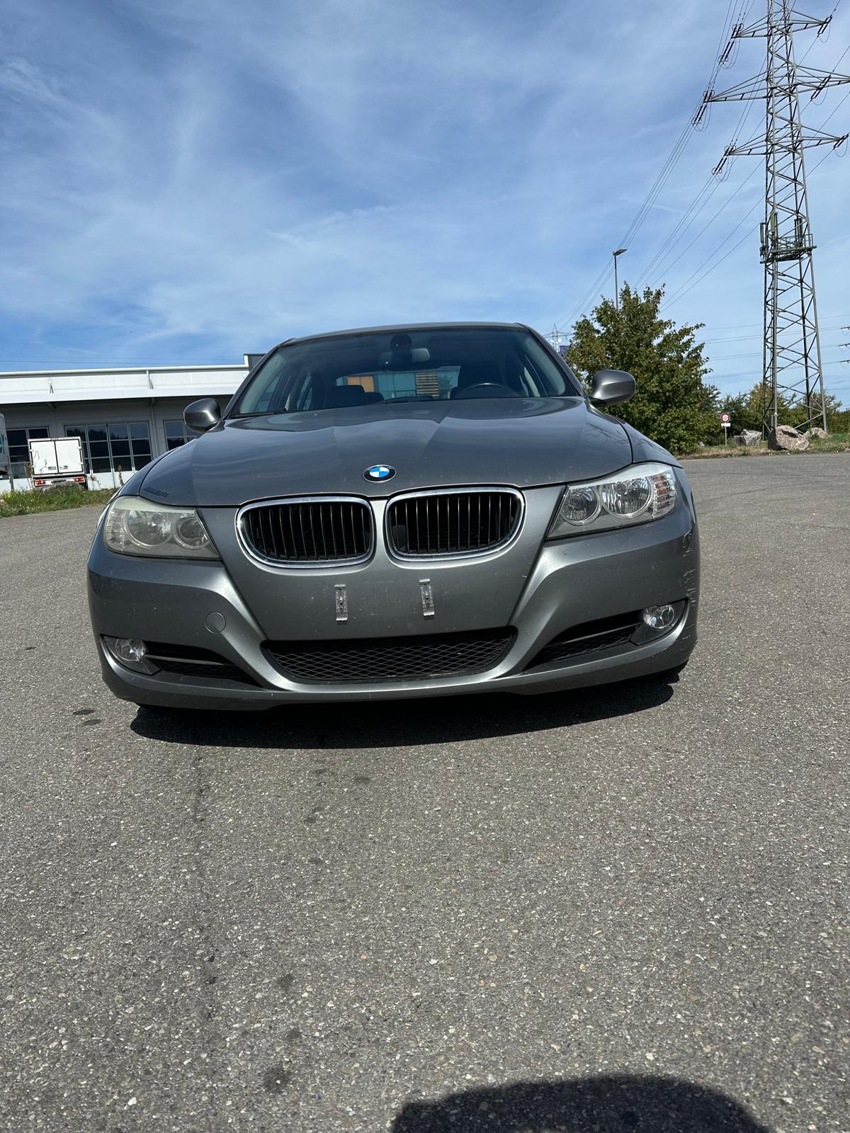 BMW 320d xDrive Steptronic-image-0
