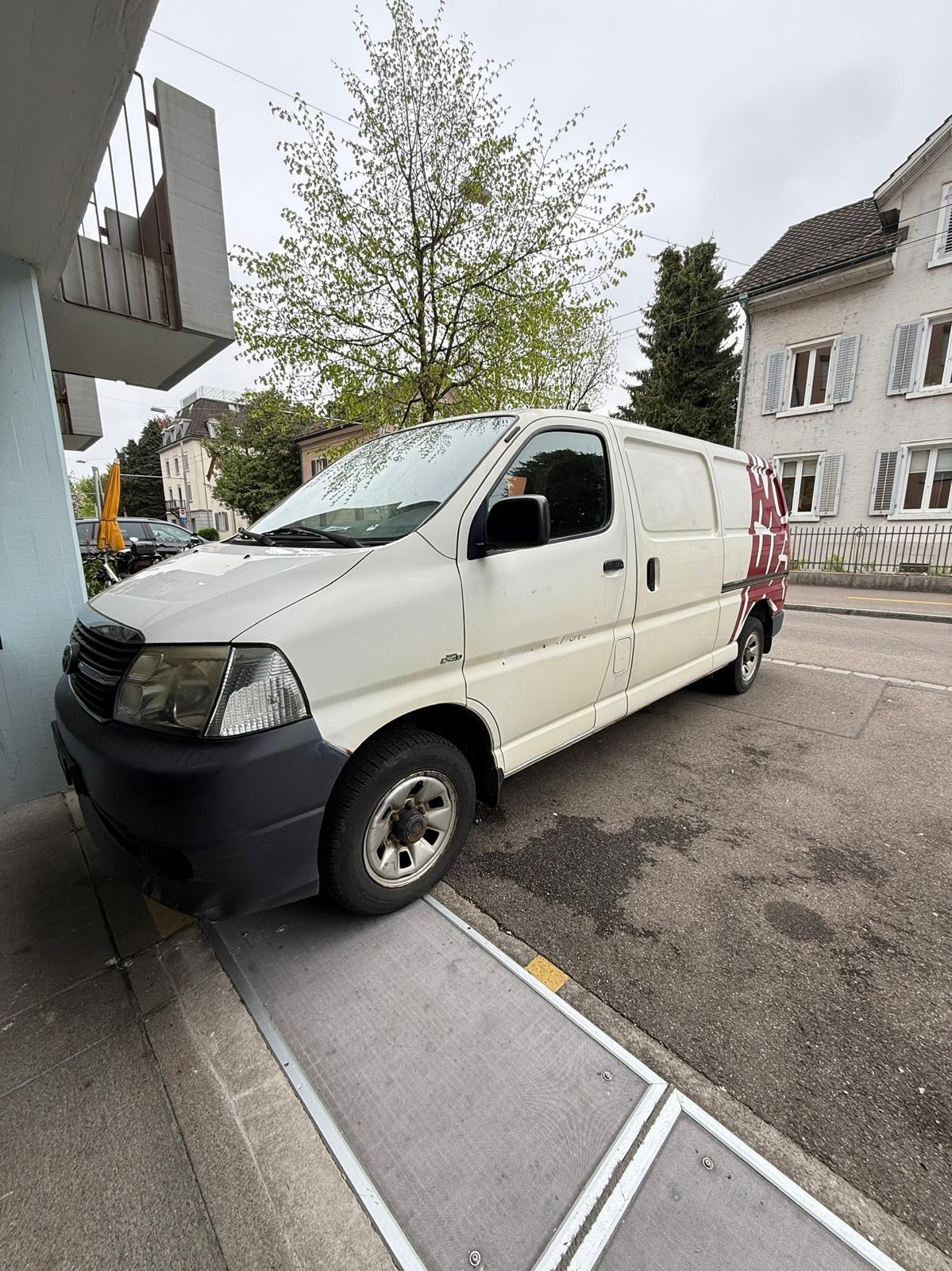 TOYOTA Hiace D-4D Van 4WD LWB-image-0