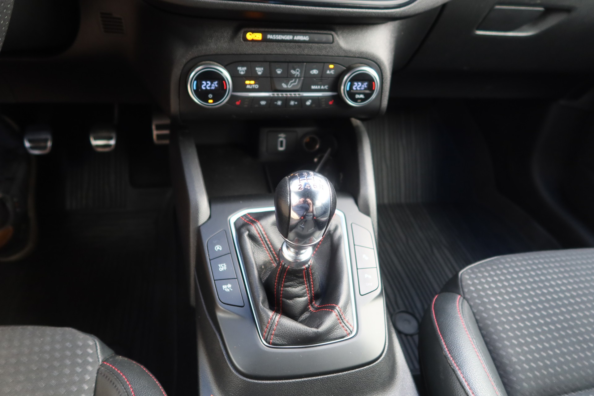 FORD Focus 1.0 SCTi ST Line-image-13
