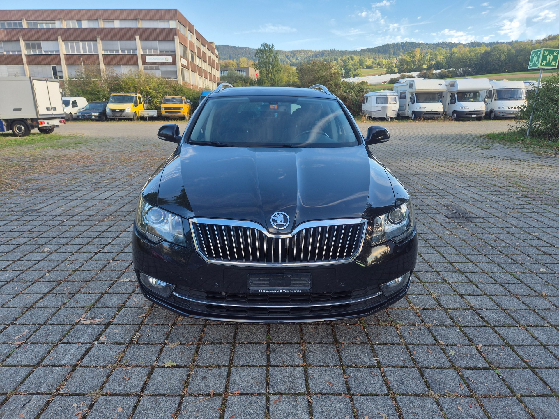 SKODA Superb Combi 2.0 TDi Business 4x4 DSG-image-0