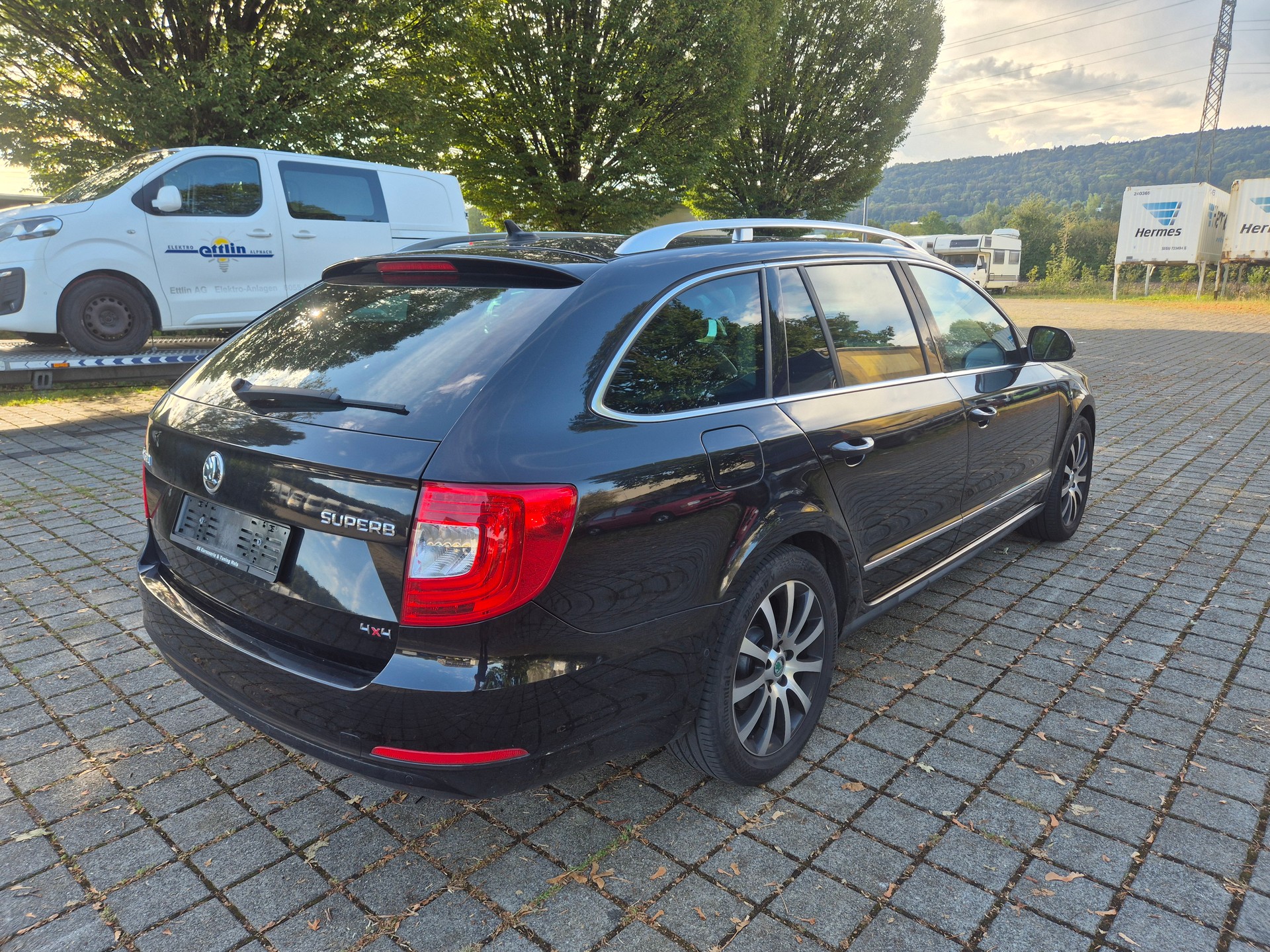SKODA Superb Combi 2.0 TDi Business 4x4 DSG-image-6