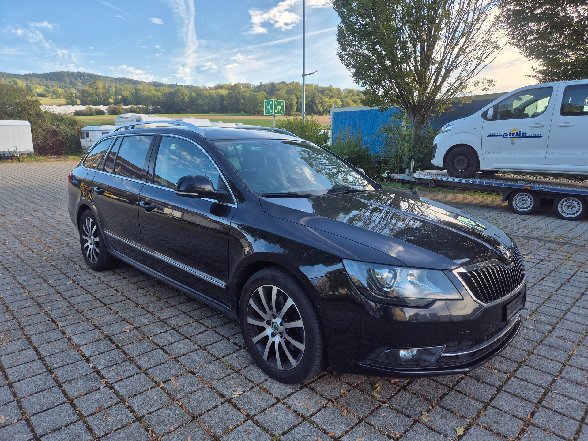 SKODA Superb Combi 2.0 TDi Business 4x4 DSG-image-1