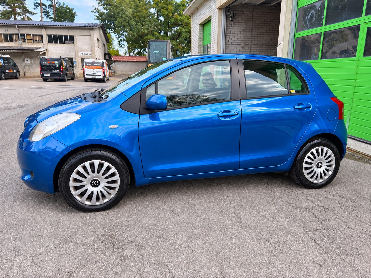 TOYOTA Yaris 1.3 Linea Luna-image-1