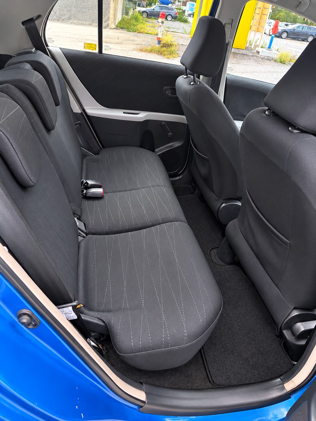 TOYOTA Yaris 1.3 Linea Luna-image-5