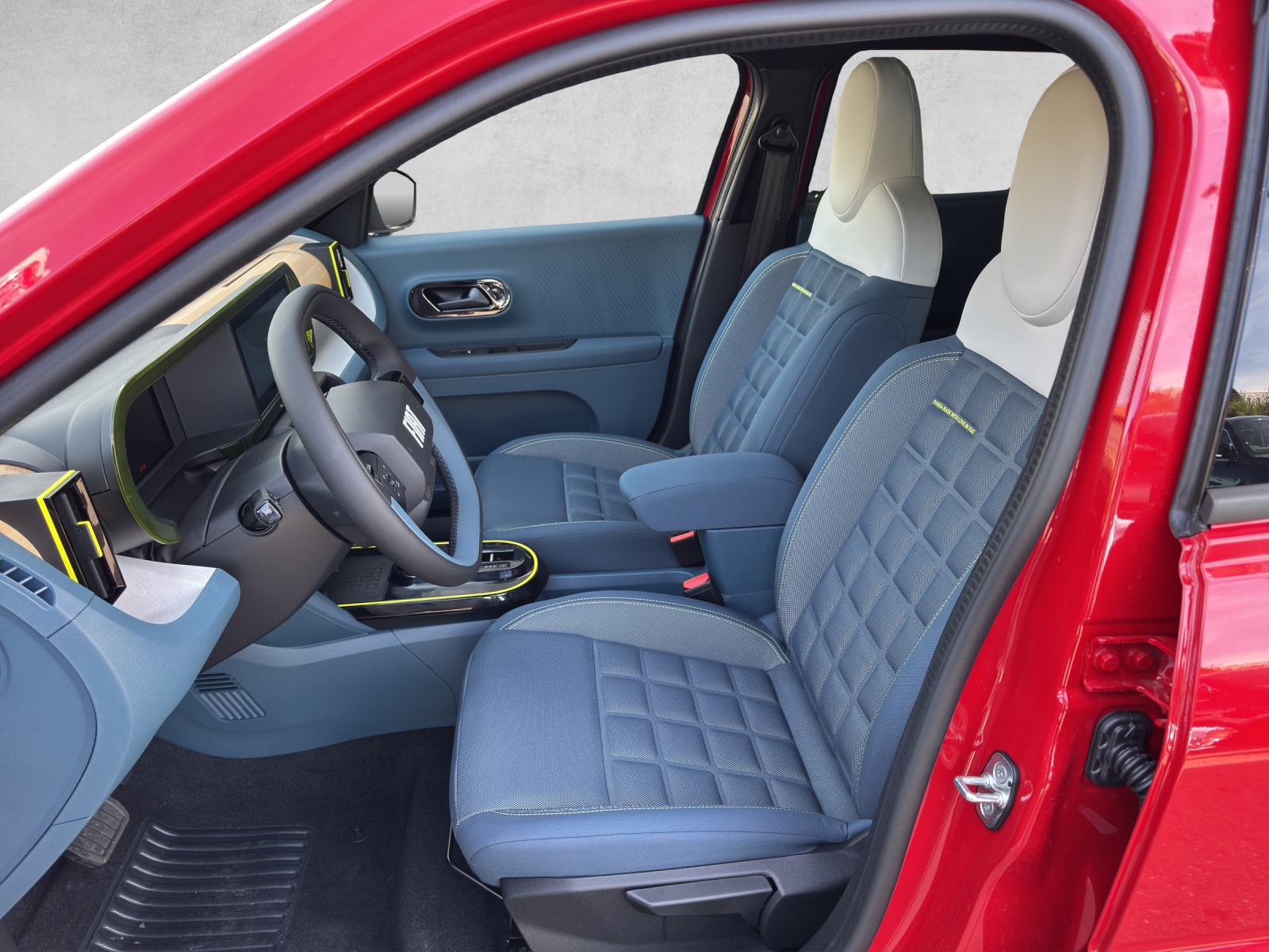 FIAT Grande Panda 1.2 Hybrid La Prima-image-8