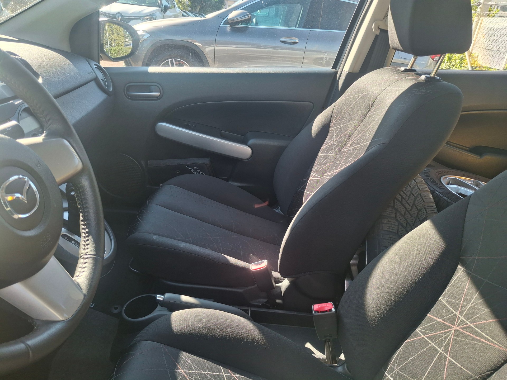 MAZDA 2 1.5i 16V Exclusive Automatic-image-4