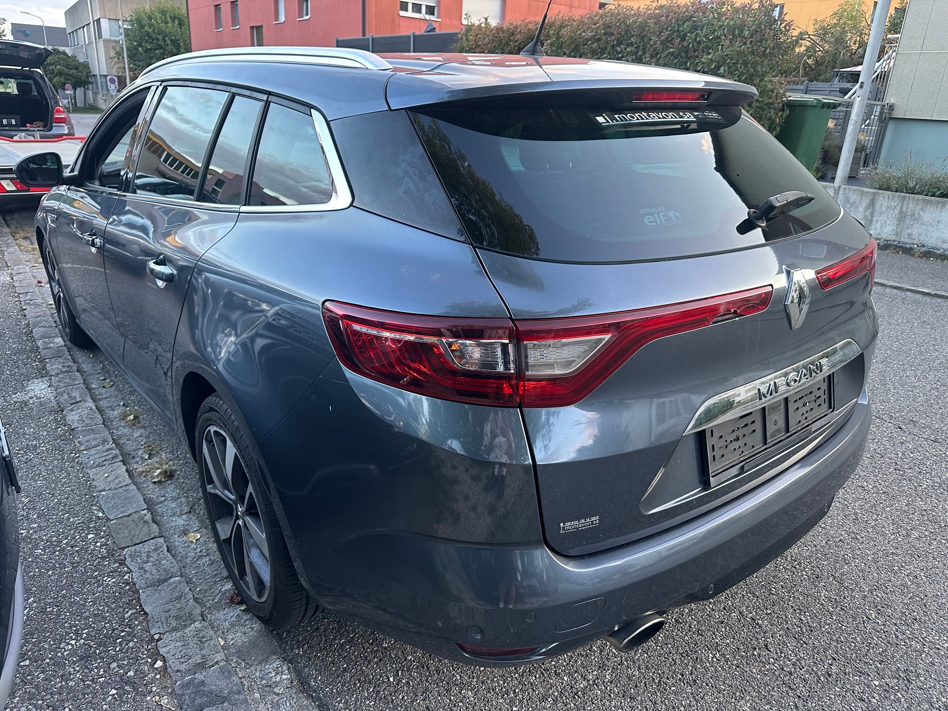 RENAULT Mégane Grandtour 1.2 16V Turbo Zen-image-4