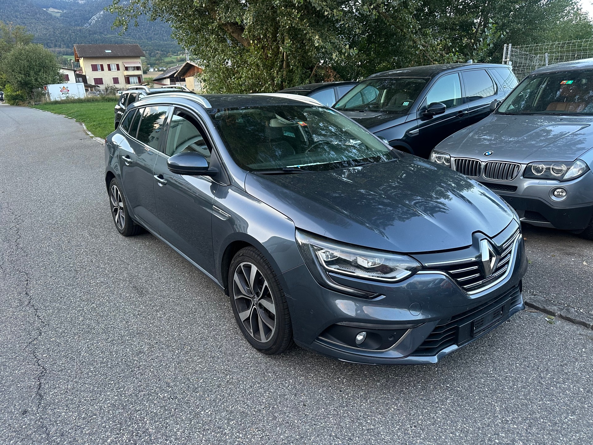 RENAULT Mégane Grandtour 1.2 16V Turbo Zen-image-1