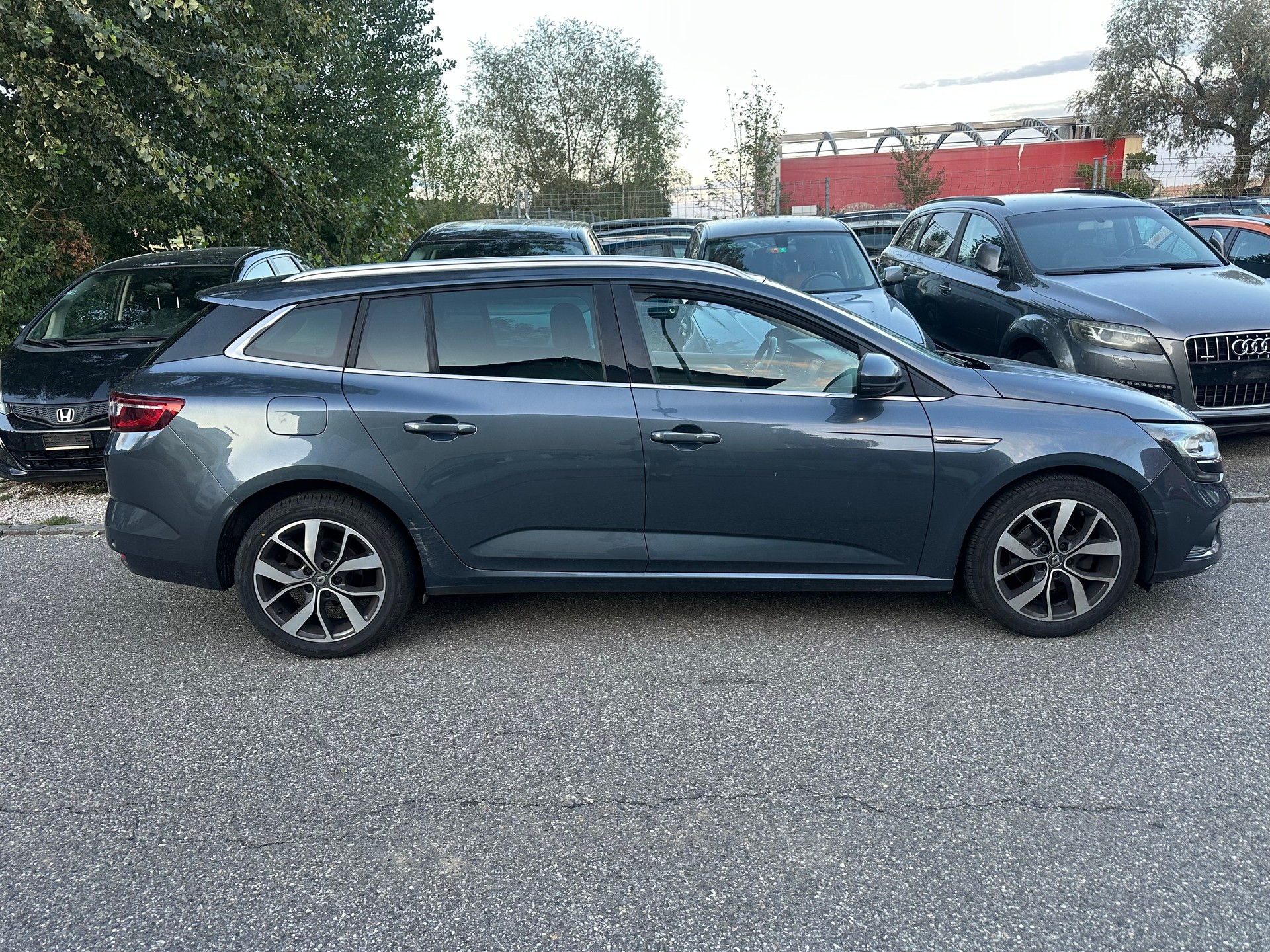 RENAULT Mégane Grandtour 1.2 16V Turbo Zen-image-2