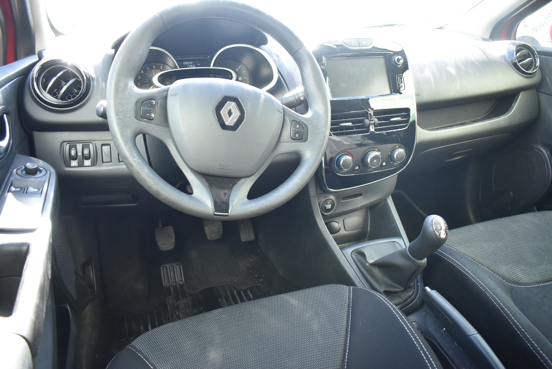 RENAULT Clio 0.9 12V Expression-image-9