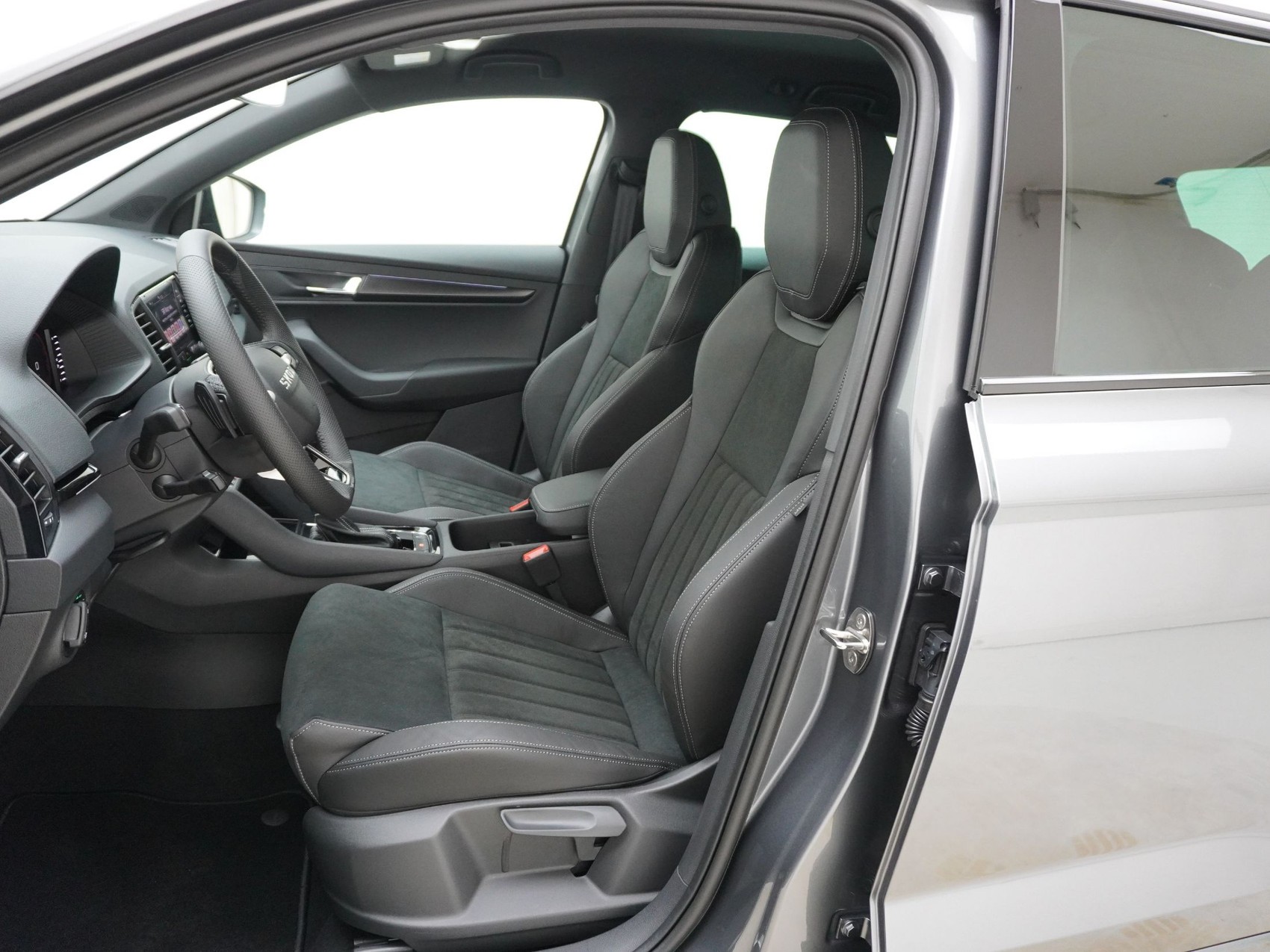 SKODA Karoq 2.0 TDI SportLine DSG 4x4-image-12