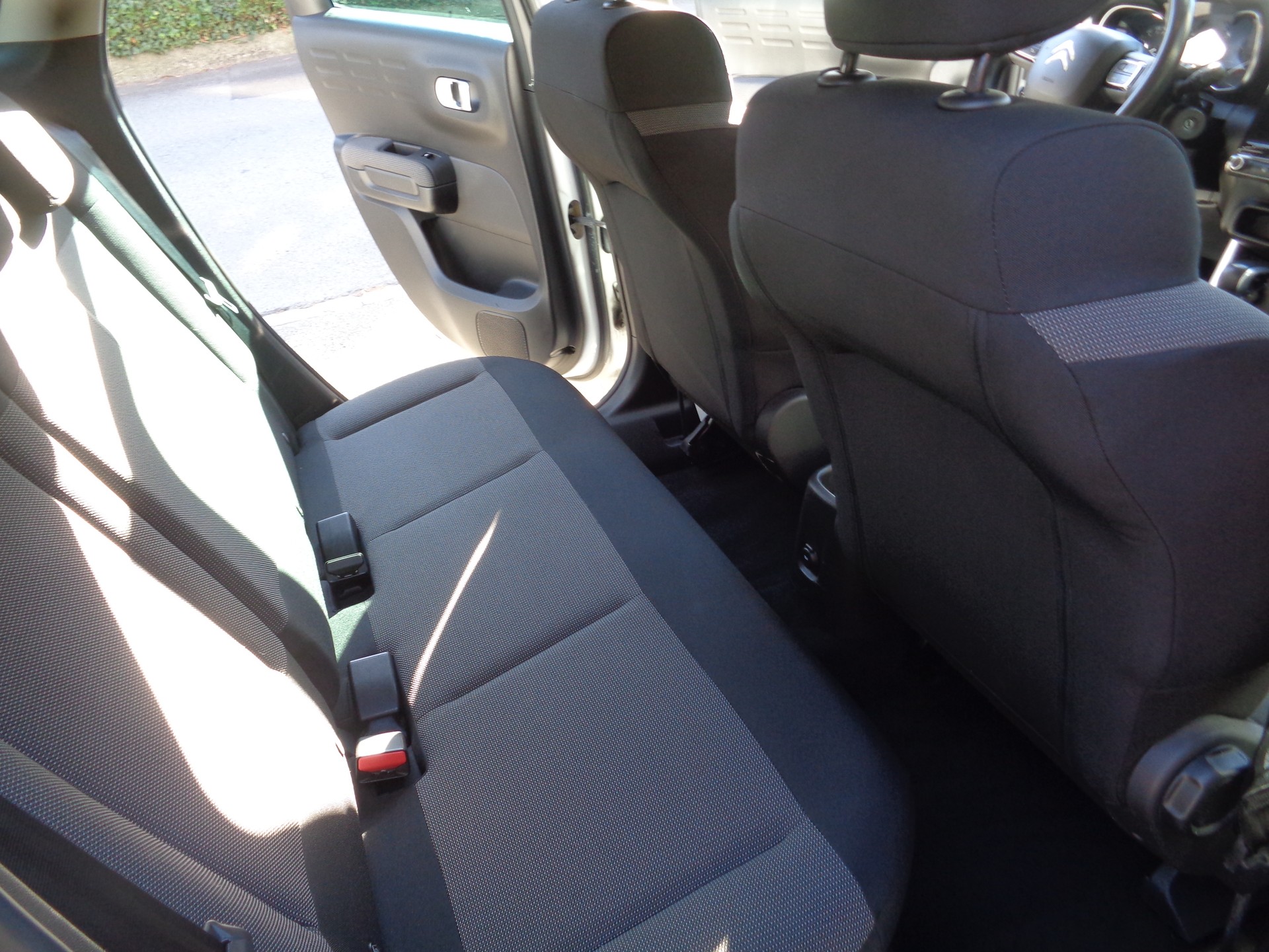 CITROEN C3 Aircross 1.2i PureTech Feel EAT-image-10